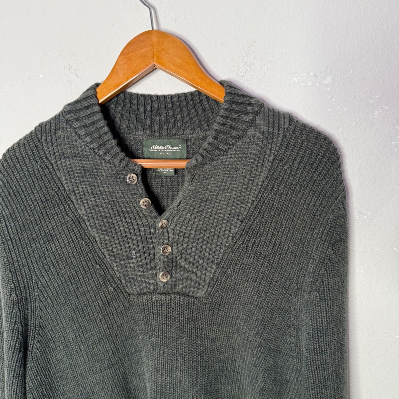 Vintage Eddie Bauer Men Henley Pullover Green Sweater Size M Distressed Chunky
