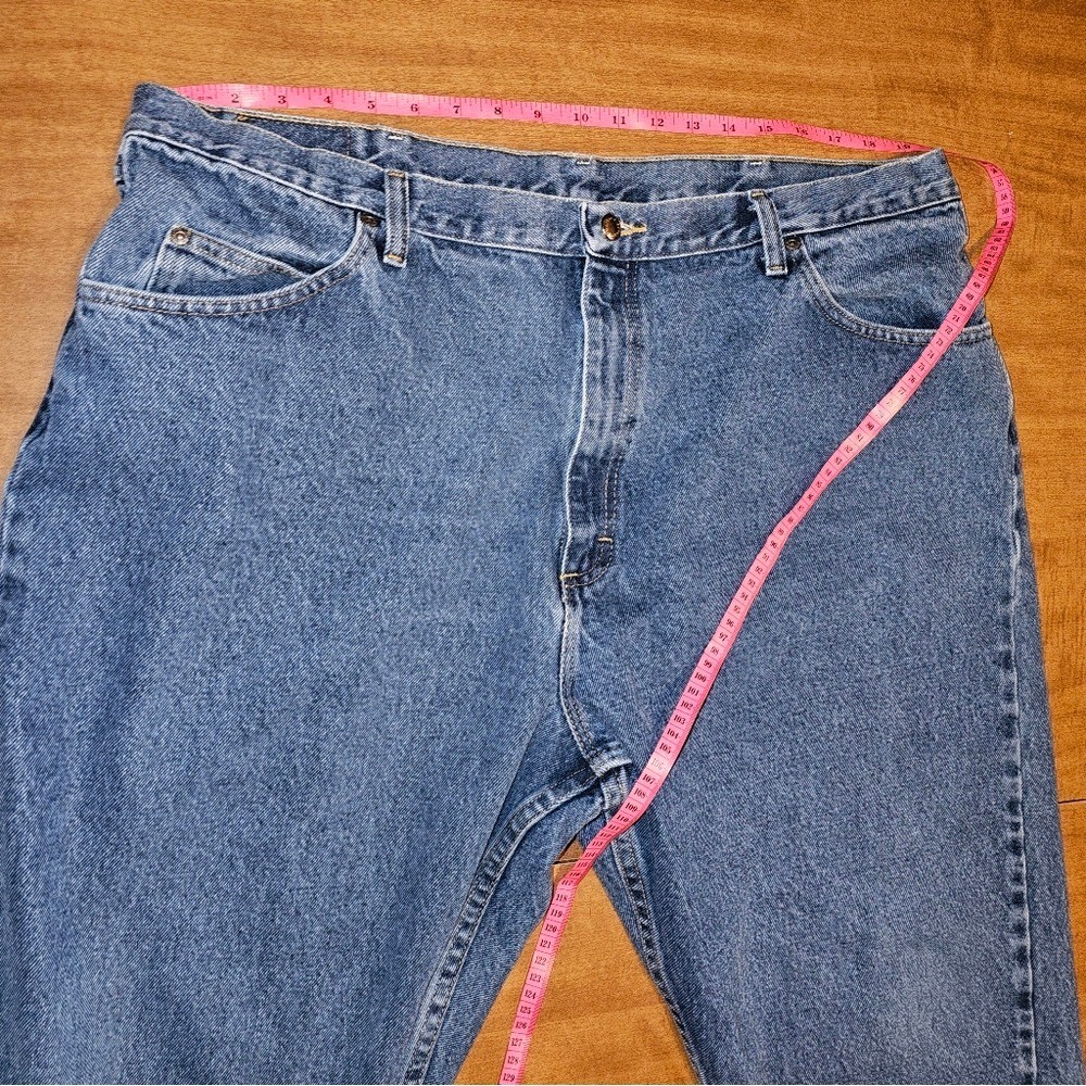 Wrangler Mens Jeans Size 42×32 Relaxed Fit High Rise Medium Wash Blue Denim mj4b