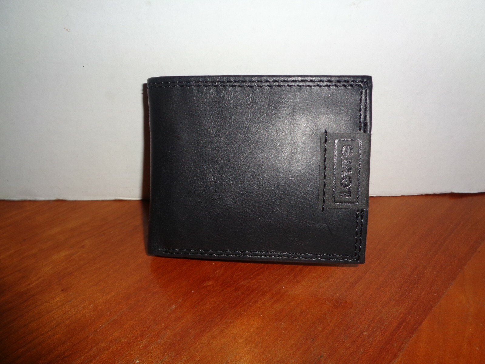 Levi’s Mens Genuine Leather Bifold Extra Capacity Wallet 9 Slots ID Window Black