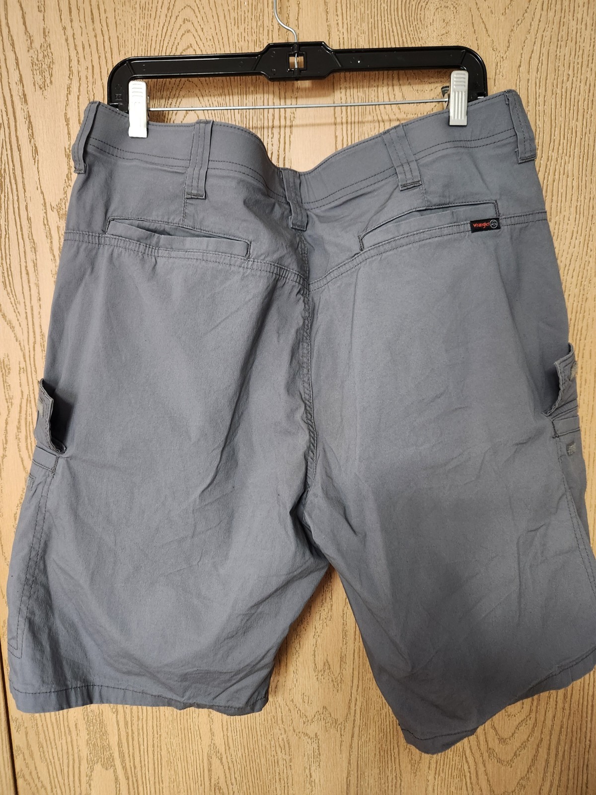 Wrangler ATG Men’s Gray Cargo Shorts Canvas Cotton/Nylon/Elastane Zip