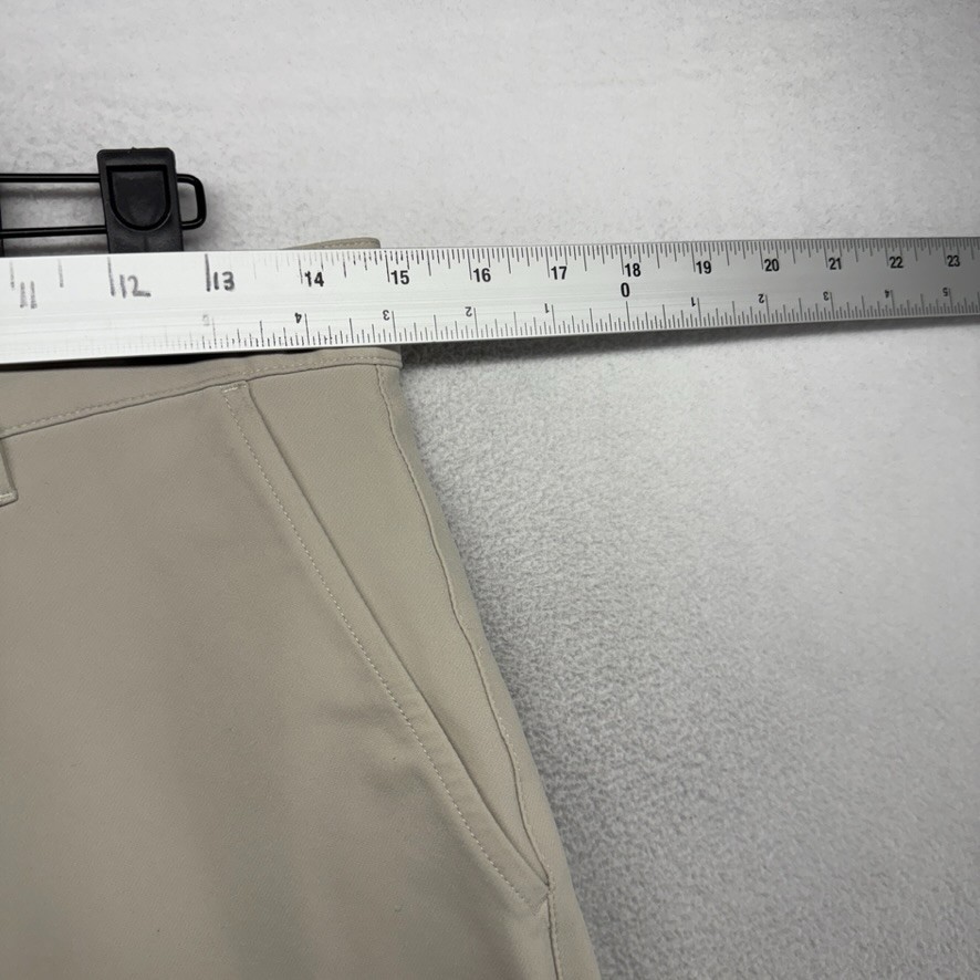 State and Liberty Shorts Men’s 32 FITS 30 Gray Beige Performance Golf Chino READ