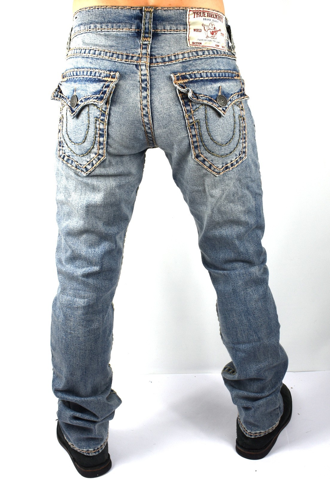 True Religion Men’s Ricky Relaxed Straight Super T Jeans 32″ Inseam – 109561