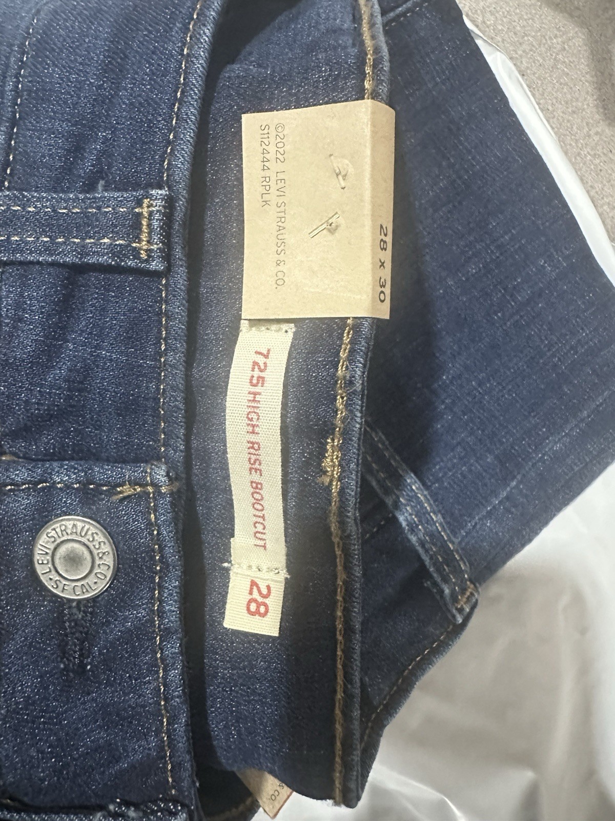 Levi’s Women’s 725 High-Rise Bootcut Jeans | 28 x 30 – NEW