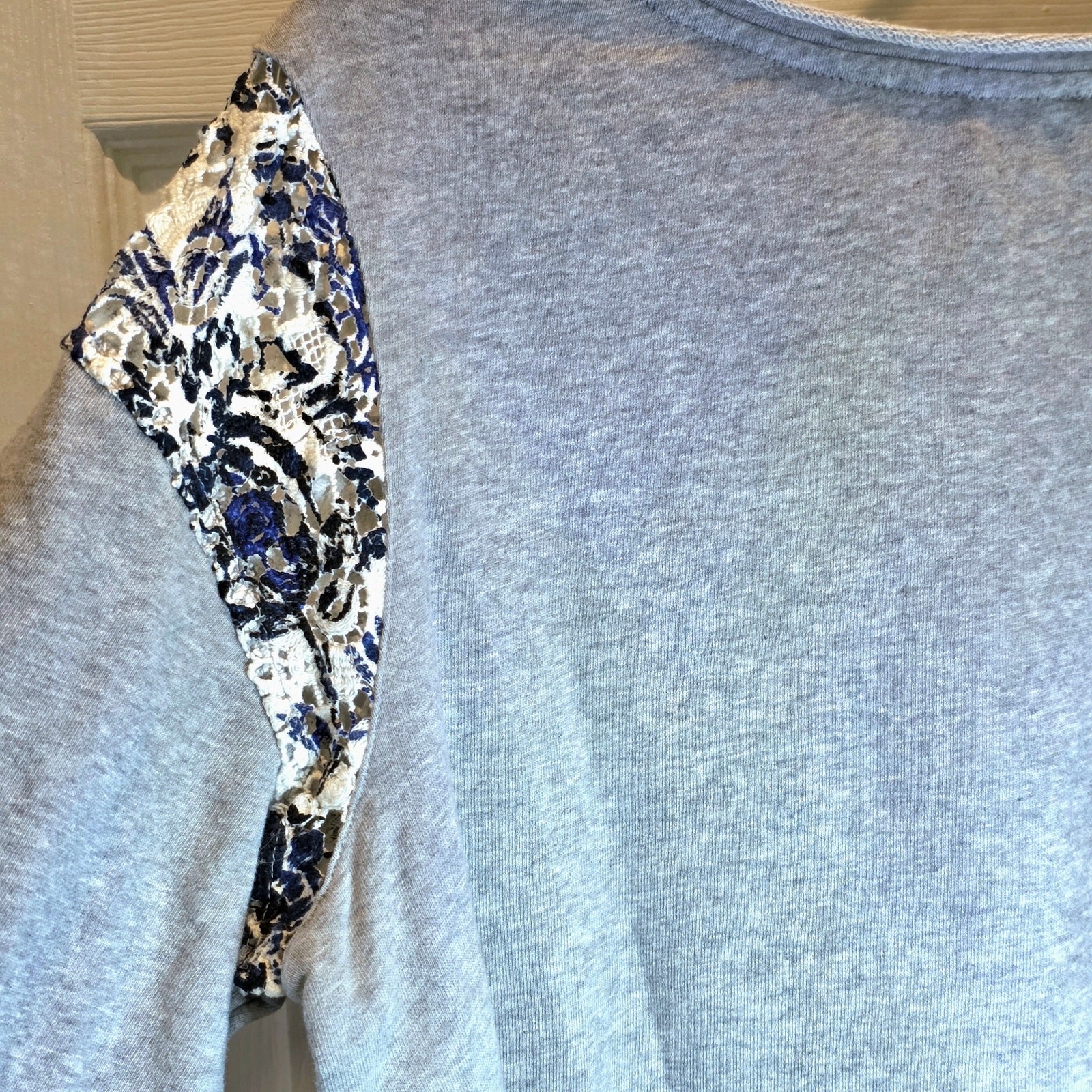 Sundance Caraway Lace Pullover Crochet Overlay Sweatshirt Top XL Gray Raw Edge