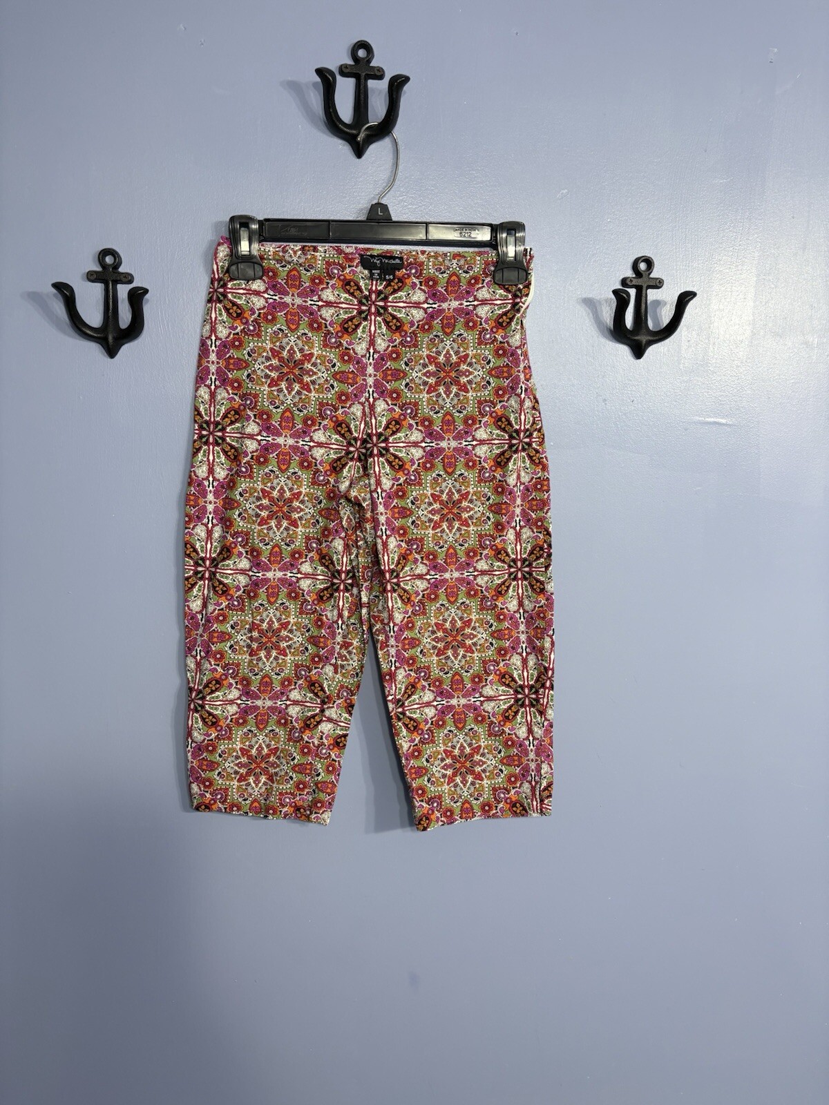 My Michelle Capri Pants Multi-Colored Size 5/6