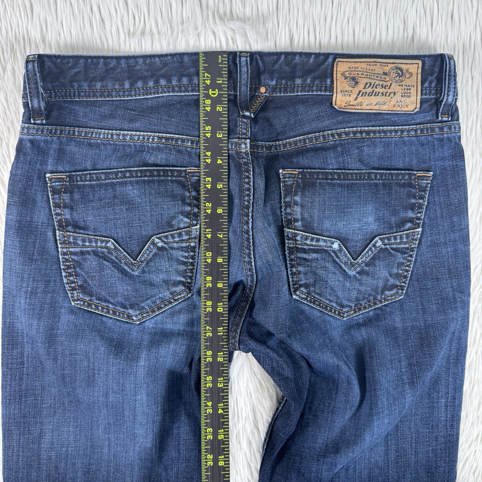 Diesel Industry Larkee Blue Dark Wash Mid-Rise Straight Leg Denim Jeans Men’s 33