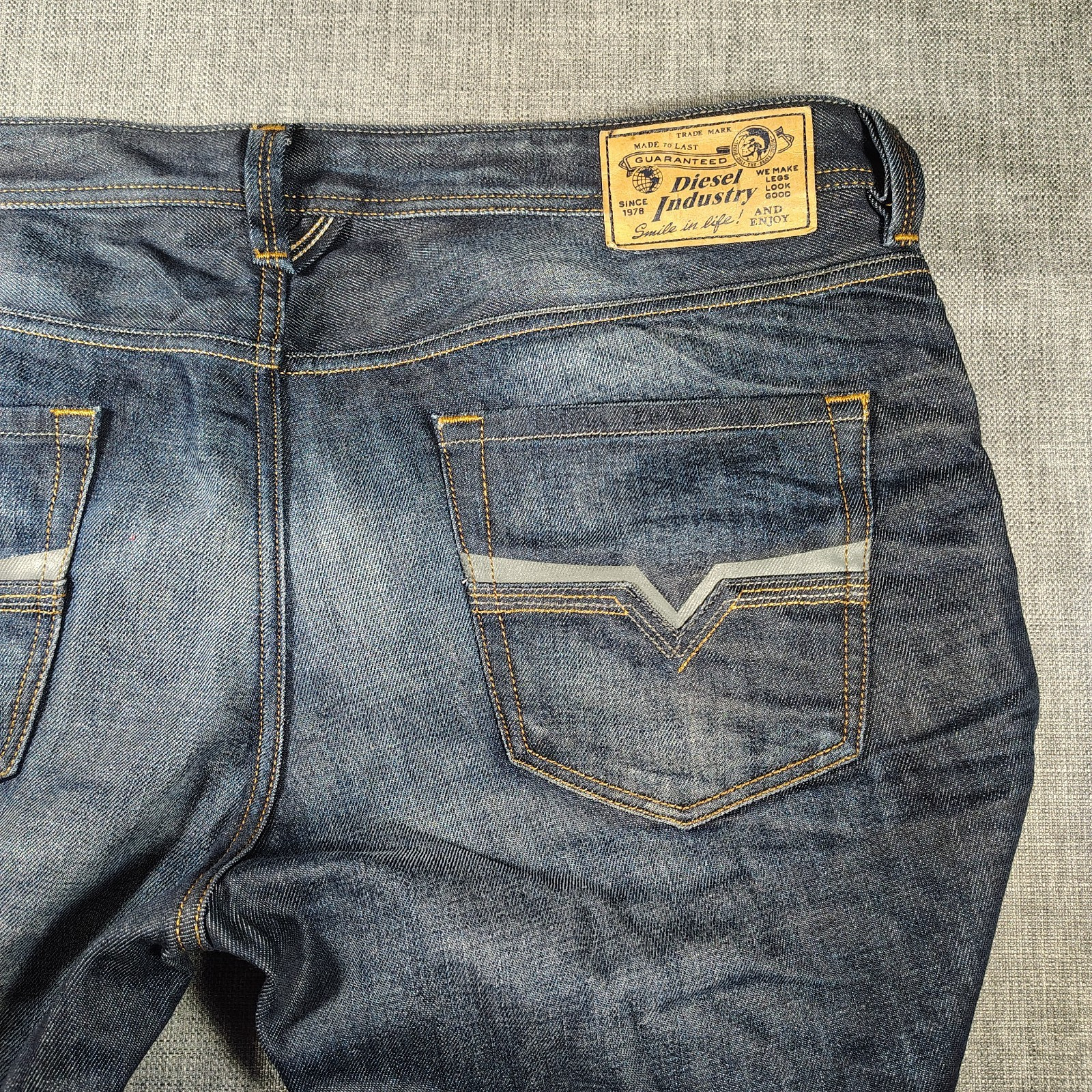 Diesel Industry Jeans Mens 40X32 Blue Larkee Straight 0073N Button Fly Low Rise