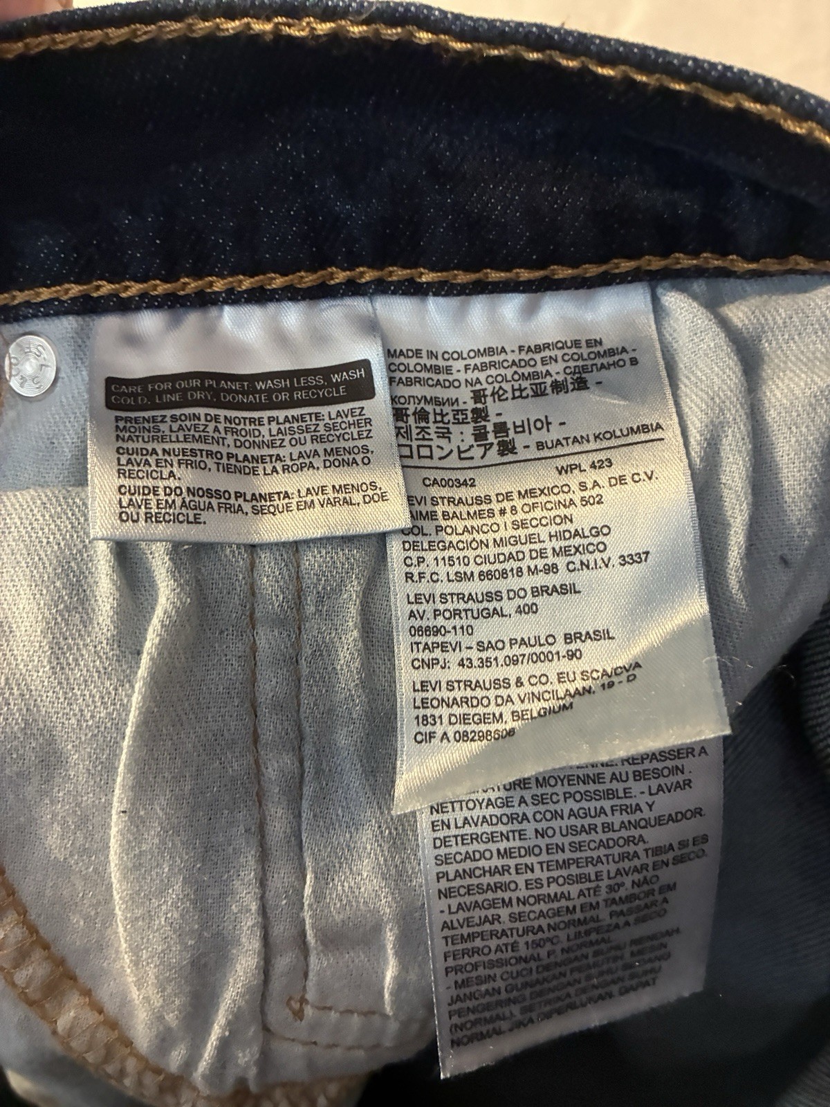 Levi’s Men’s 514 Denim Jean Straight Fit Mid Rise Dark Wash 5-Pocket Logo es1356