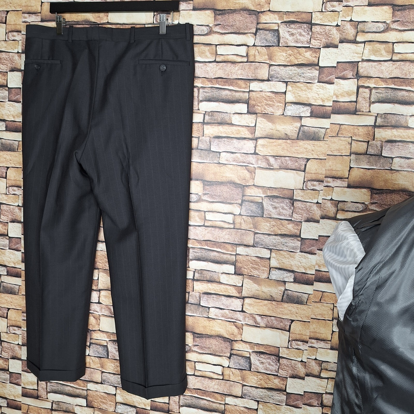 Premiato 2 Piece Suit Mens 40S 36X28 Black Stripe 3 Botton Double Vented Wool