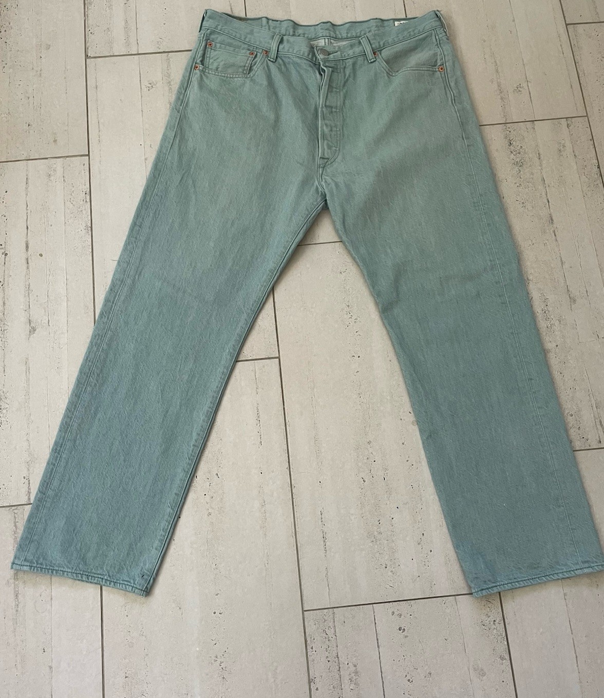 Levi’s 501 Jeans Mens 38×32 Button Fly. White Oak Cone Denim. 100% Cotton.