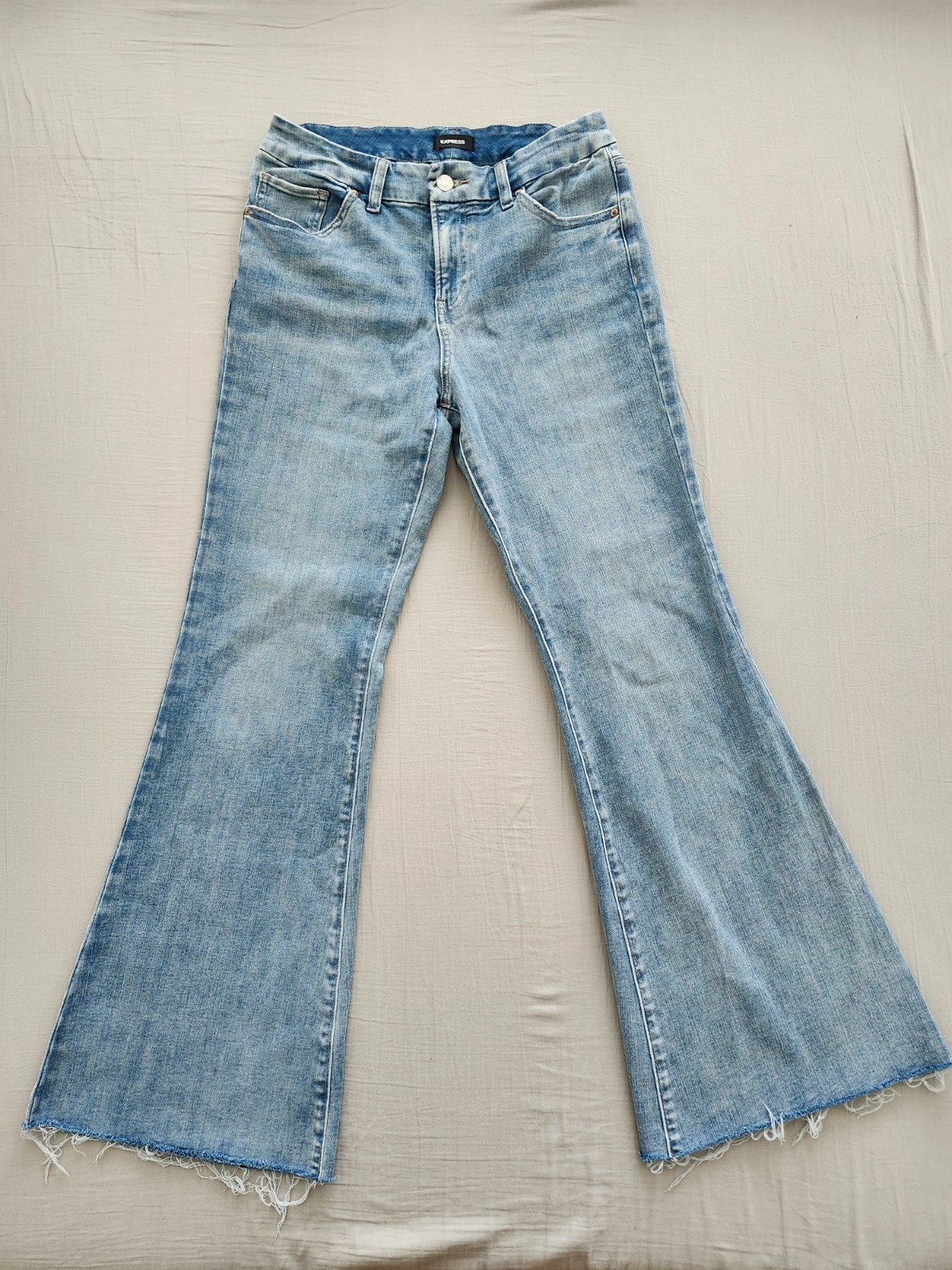 Express 70s Flare Mid Rise Ultra Hyper Stretch Size Small Short
