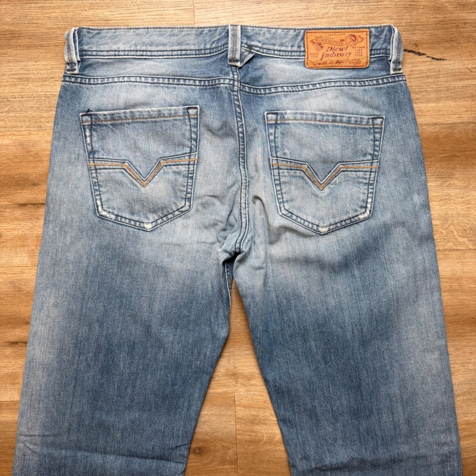 Diesel Larkee Jeans Men 33×36 Blue Regular Straight Leg Wash 0817C Button Fly