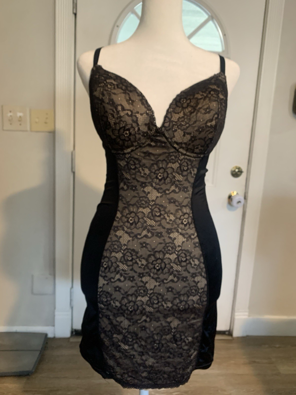 Maidenform Inspirations Black/Beige Lace One-Piece Shapewear Underwire 38C Firm