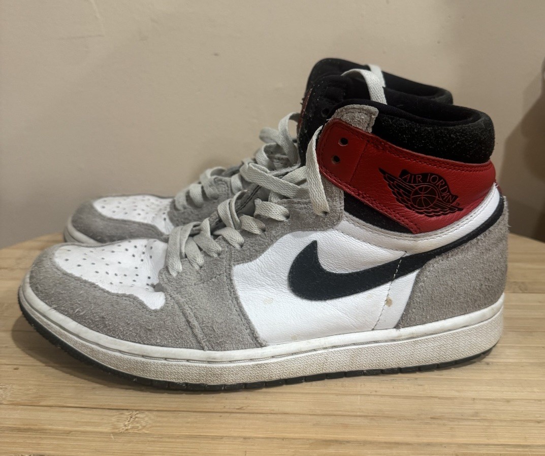 Air Jordan 1 Light Smoke Gray Size 9.5