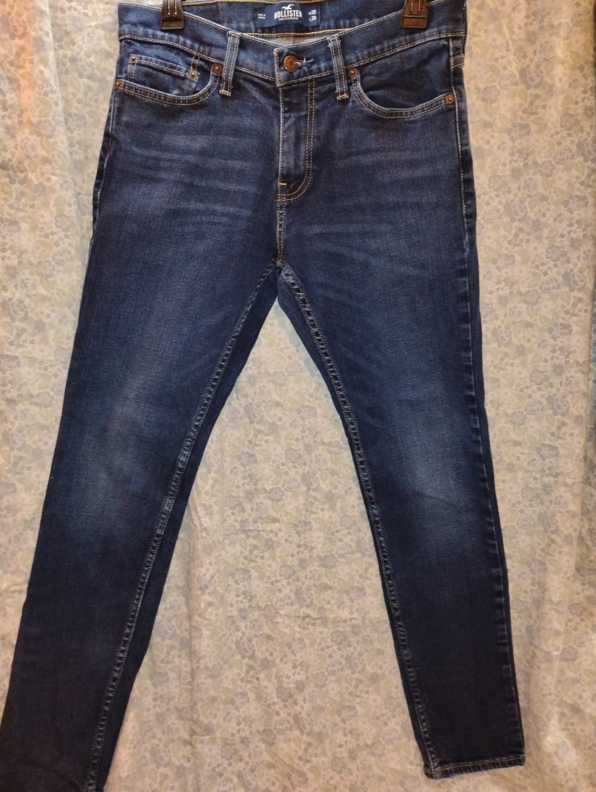 Hollister Men’s size 30 x 30 Epic Flex skinny jeans