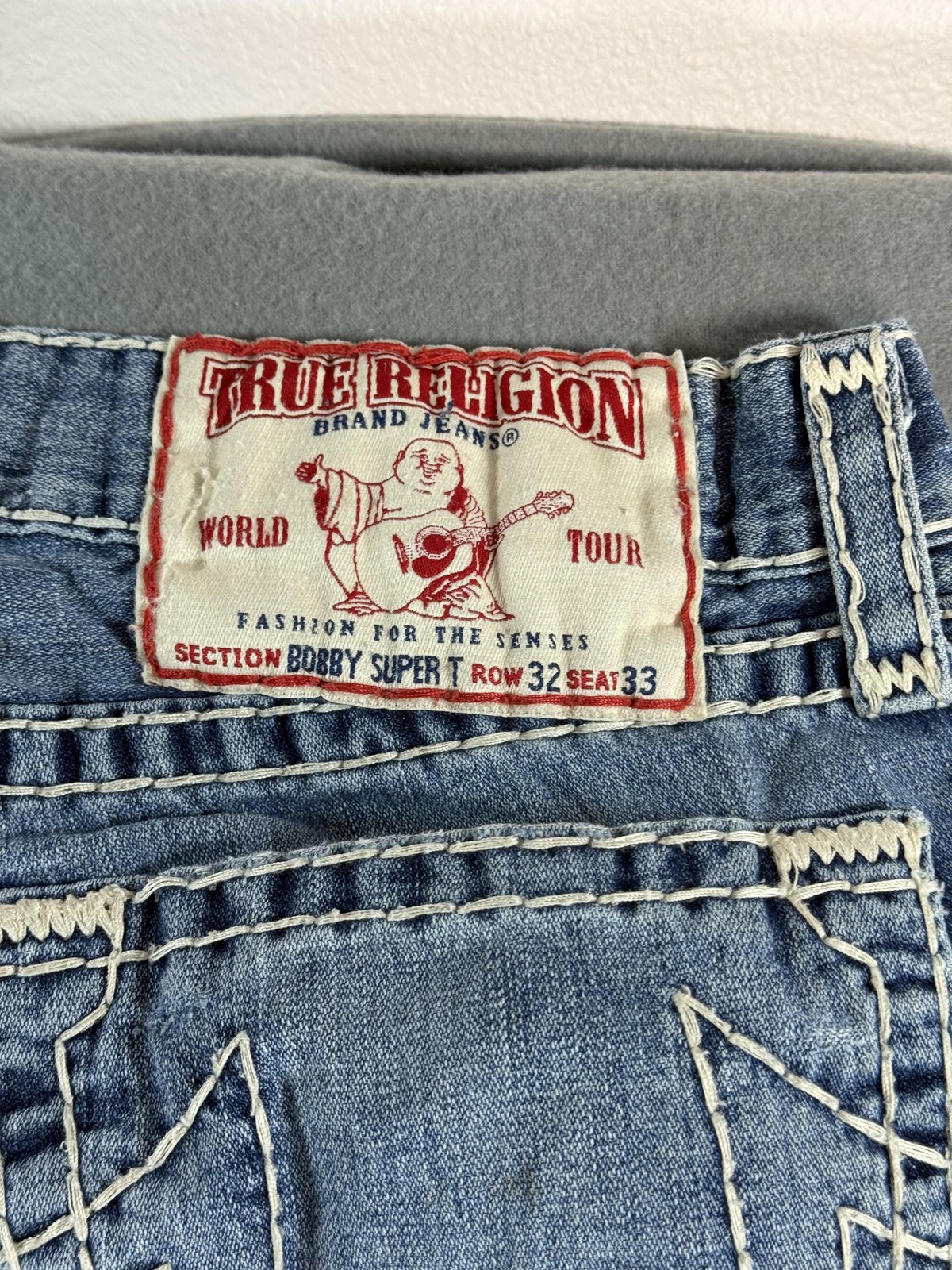 True Religion Bobby Super T Jeans Mens 32 Med Wash Relaxed Bootcut Distressed