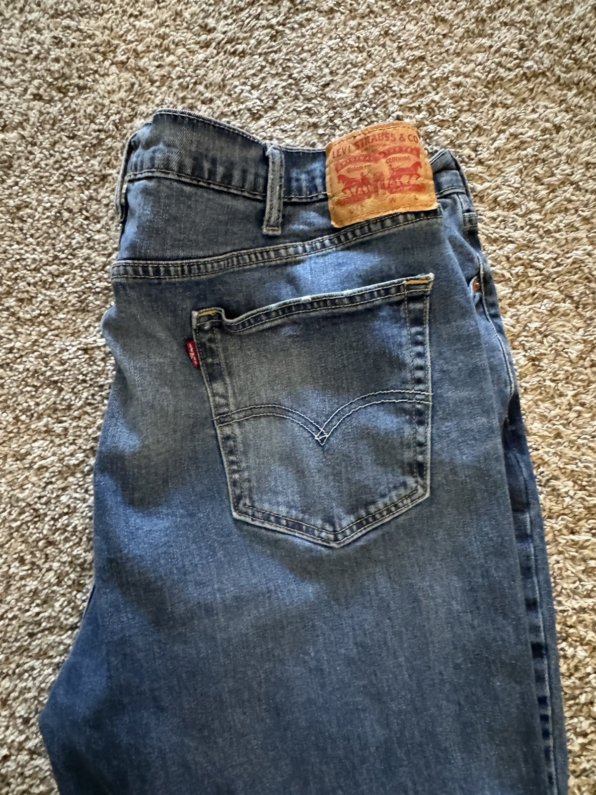 Levi’s 541 Men’s 48×32 Dark Wash Athletic Taper Fit Jeans
