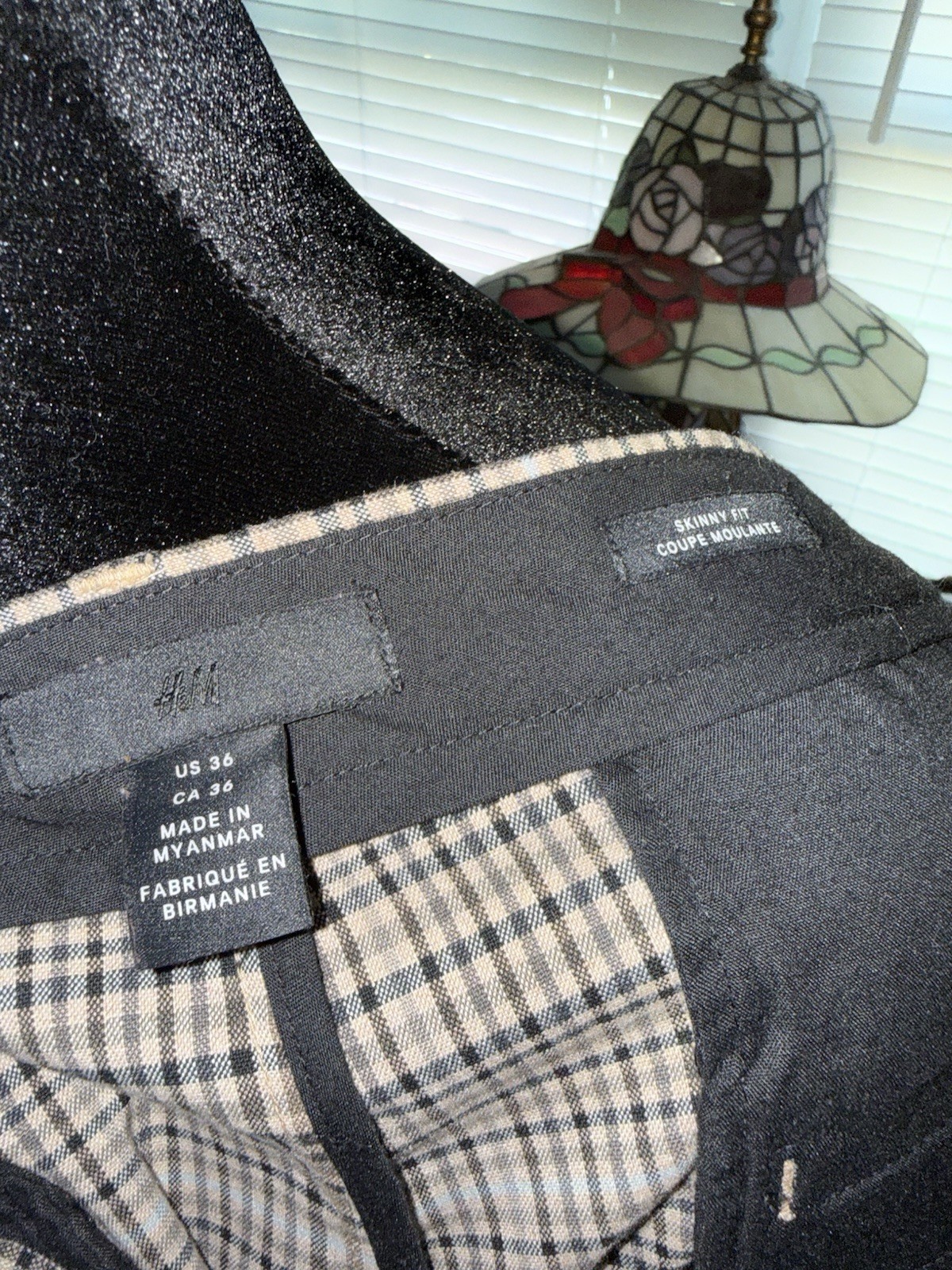 H&M Men’s Skinny Fit Plaid Dress Pants Beige/Black Button Closure 36″