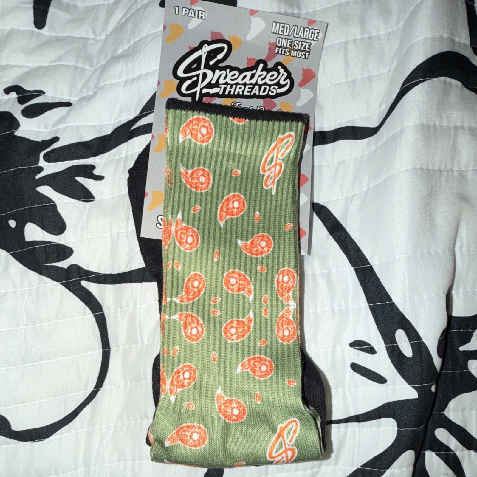 Sneaker Threads Men’s Crew Socks Green/Orange Paisley Size L match olive 5