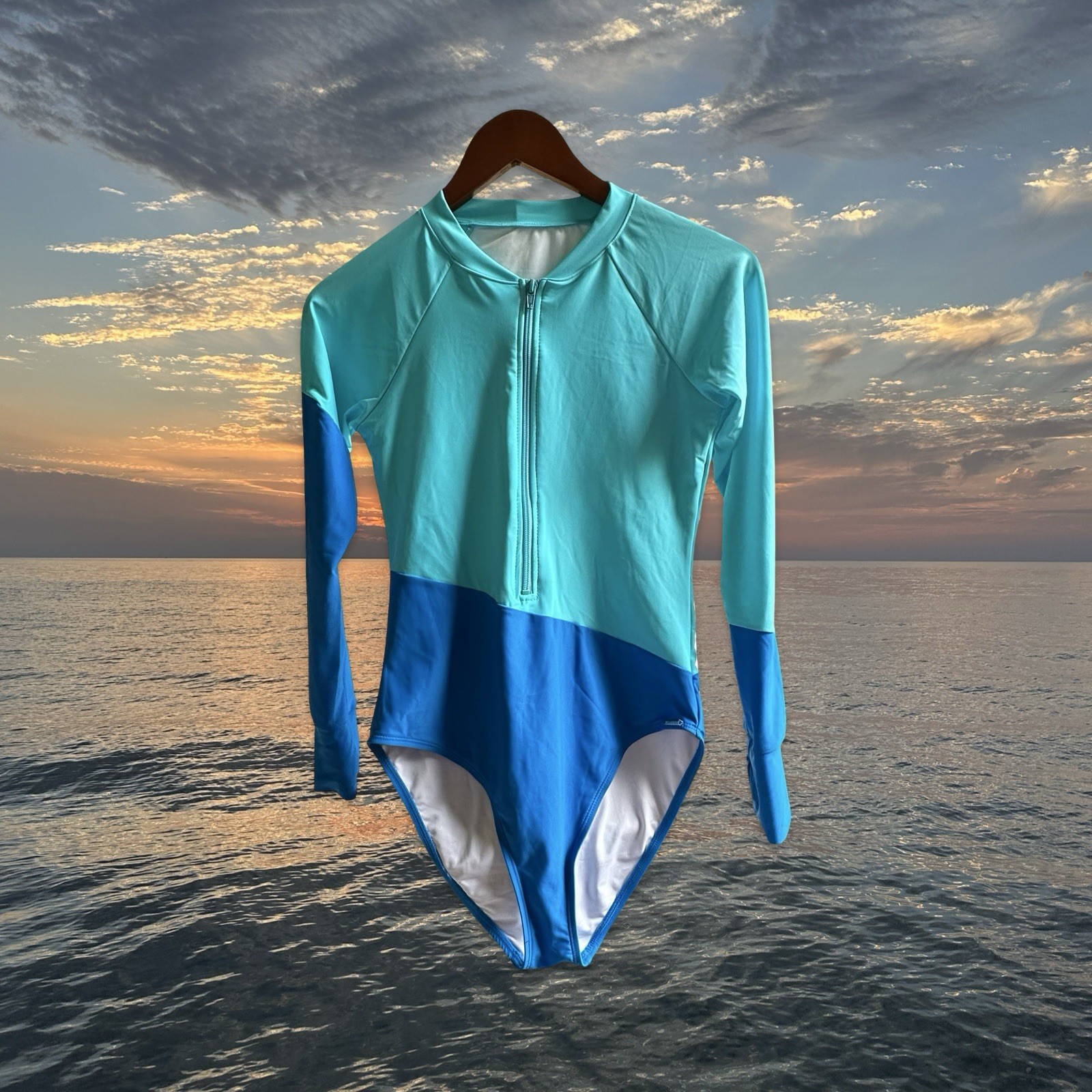 RELLECIGA Women Long Sleeve Rash Guard One Piece Swimsuit Colorblock Zip Front S