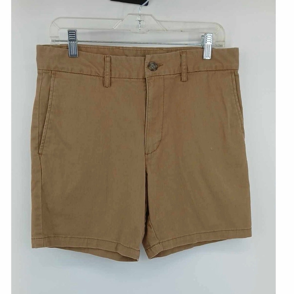 Men’s khaki 31 slim shorts