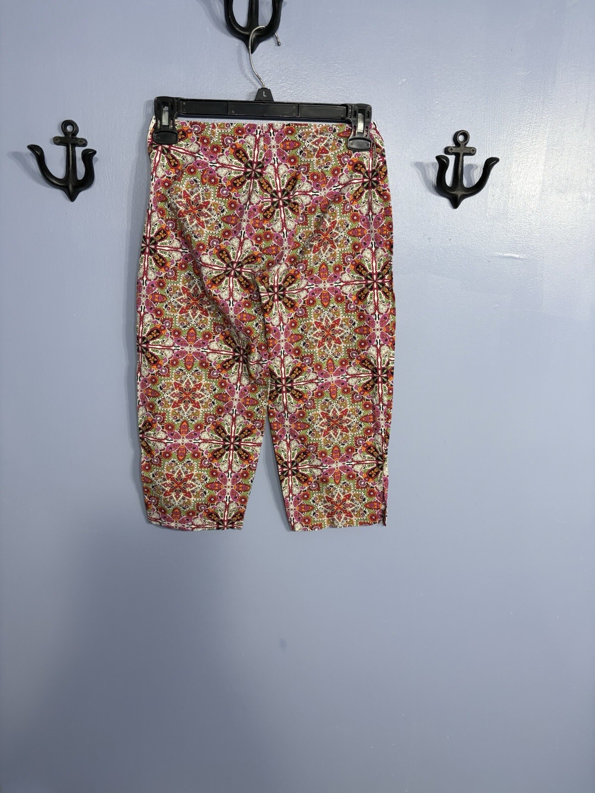 My Michelle Capri Pants Multi-Colored Size 5/6
