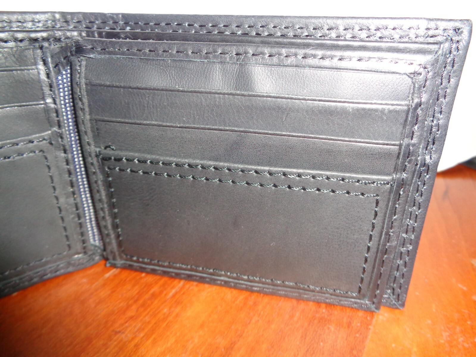 Levi’s Mens Genuine Leather Bifold Extra Capacity Wallet 9 Slots ID Window Black