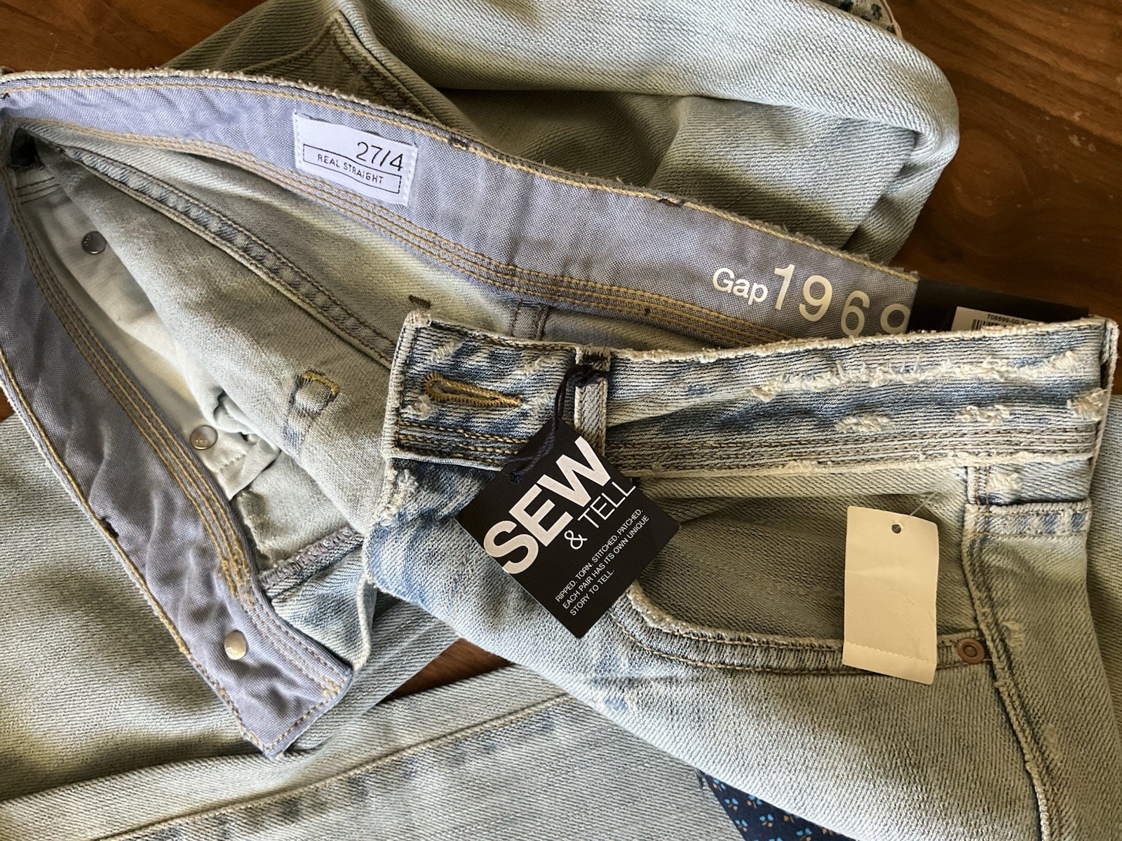 Gap 1969 Girlfriend Jeans Women 27 4 Light Wash Patchwork Distressed Jeans NWT