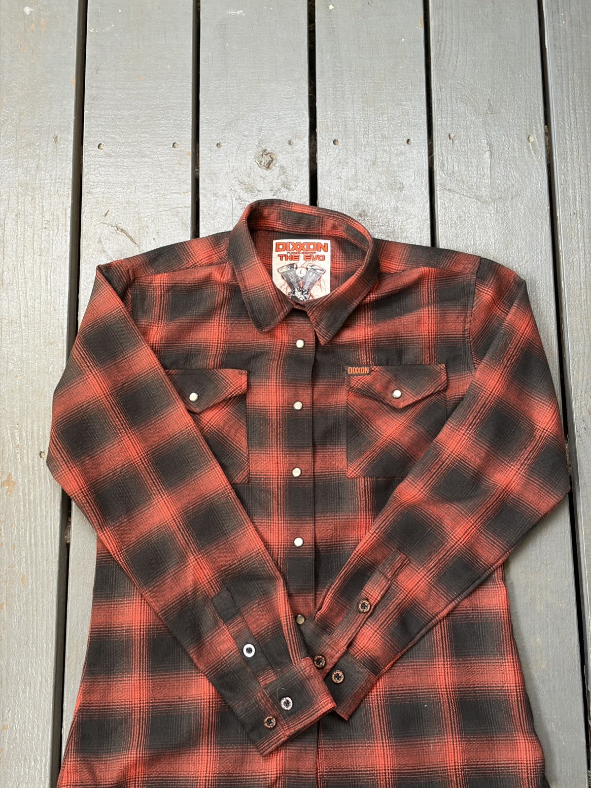 Dixxon Flannel The Evo Men’s Large Pearl Snap Red Black Buttons On Wrist