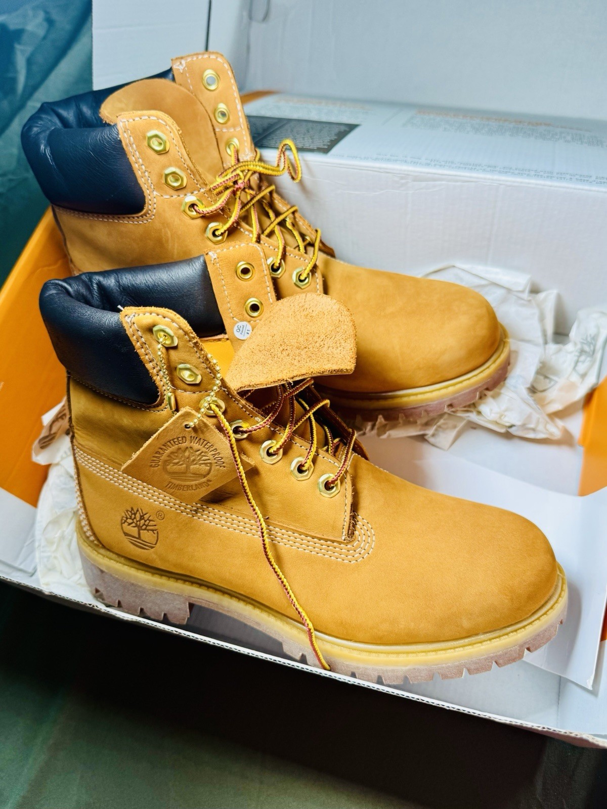 Timberland Men’s Waterproof Nubuck 6″ Lace-Up Work Boots Wheat US 6.5 M
