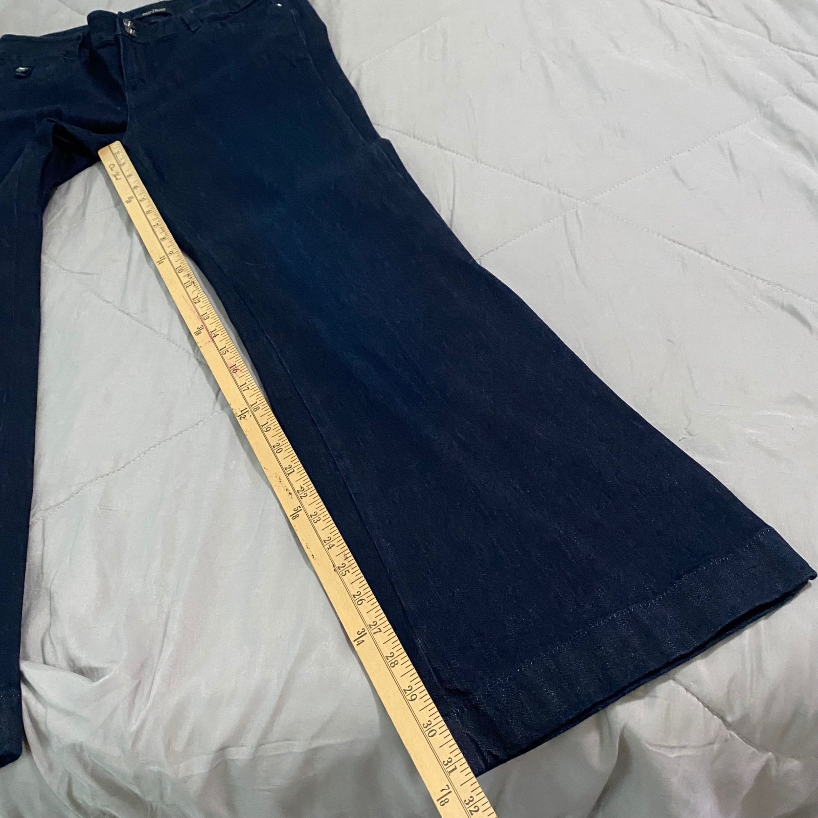 White House Black Market Blanc Flare Jeans Dark Wash Indigo 10S Wide Leg Trouser