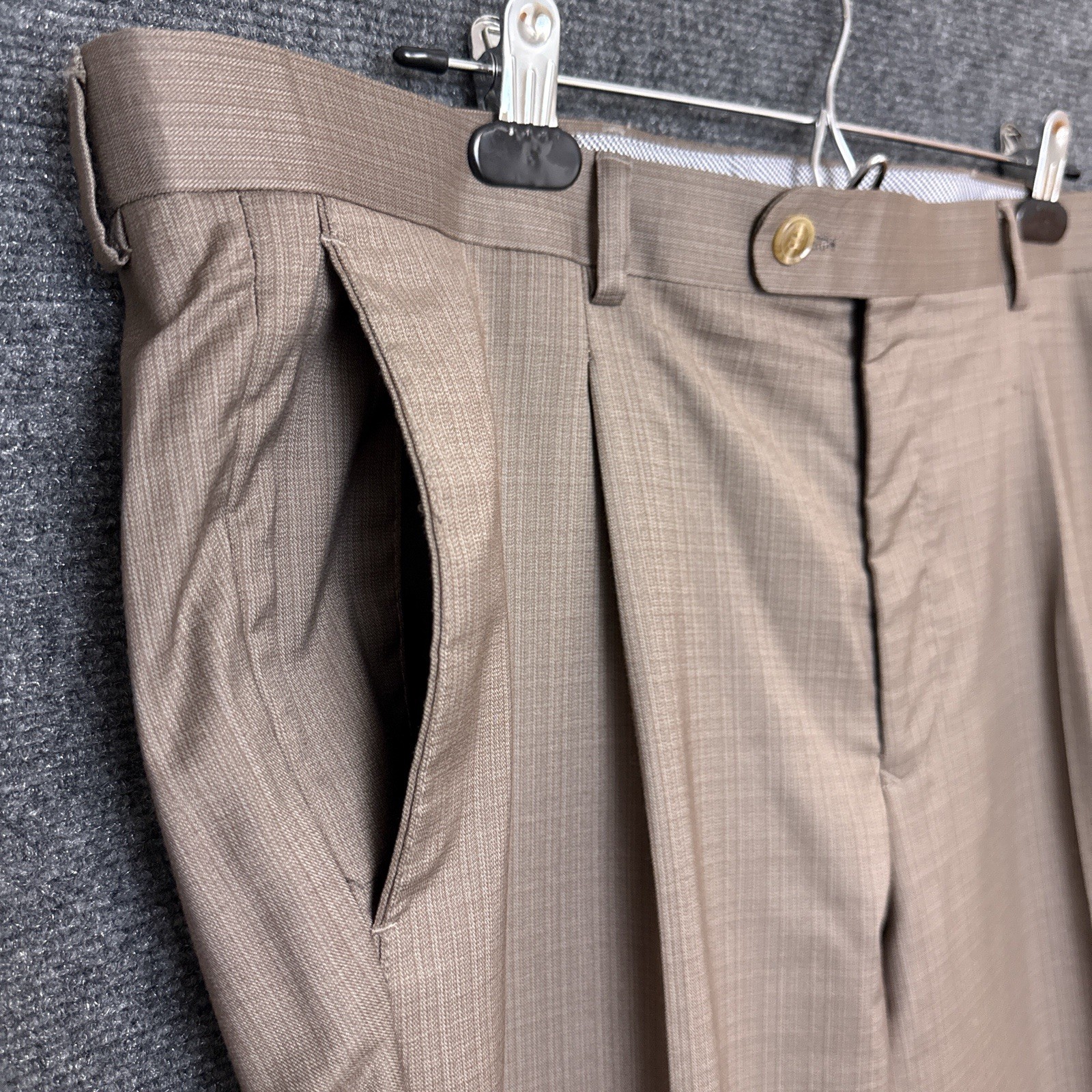 Lineage Mens Performance Stretch 2-Piece Suit Brown 44R 38R Modern Fit