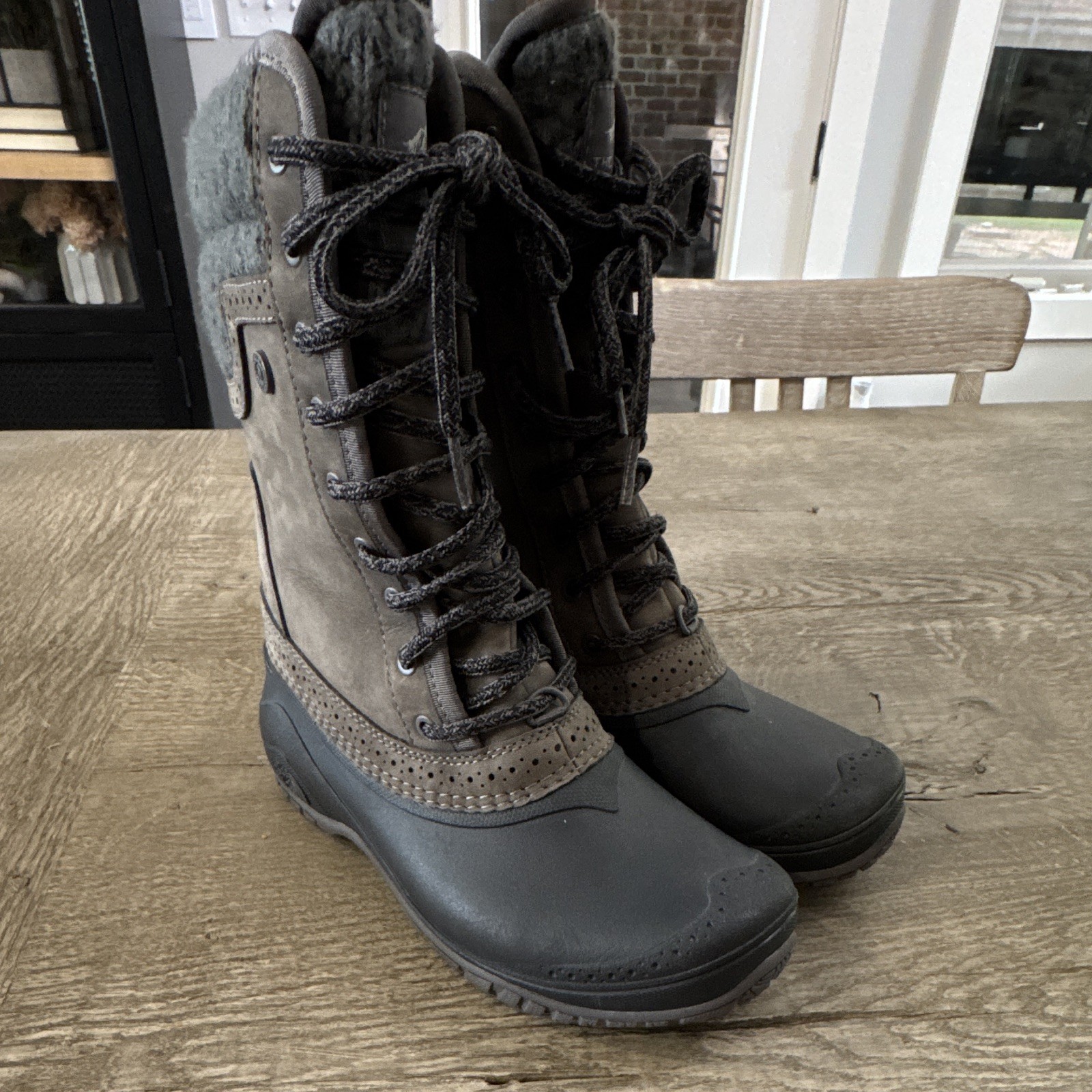 The North Face Shellista II Insulated Faux Fur Lined Lace-Up Snow Boots US 5