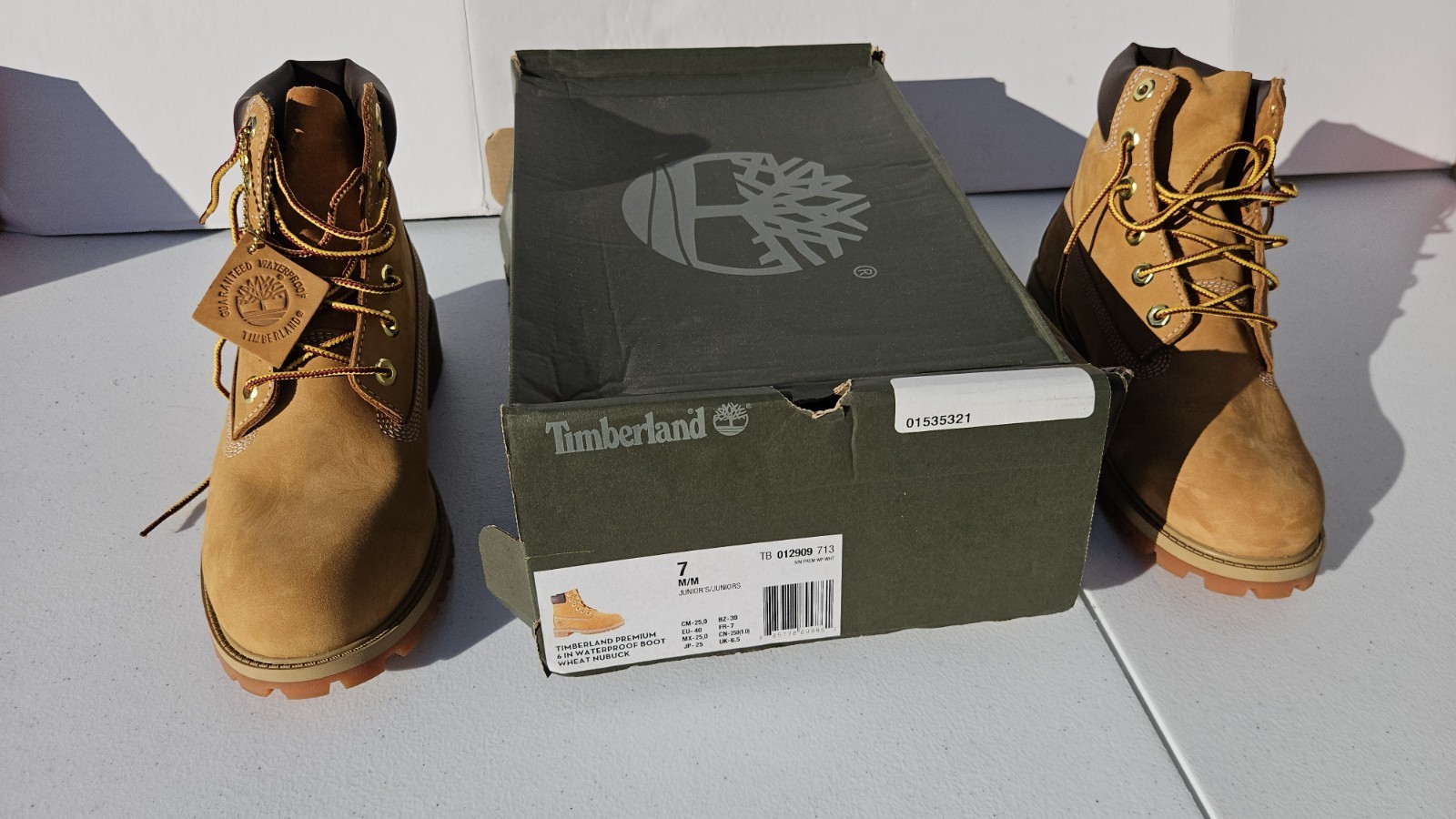 Timberland 6″ Premium Waterproof Boot Wheat Nubuck Size 7Y Ships TODAY