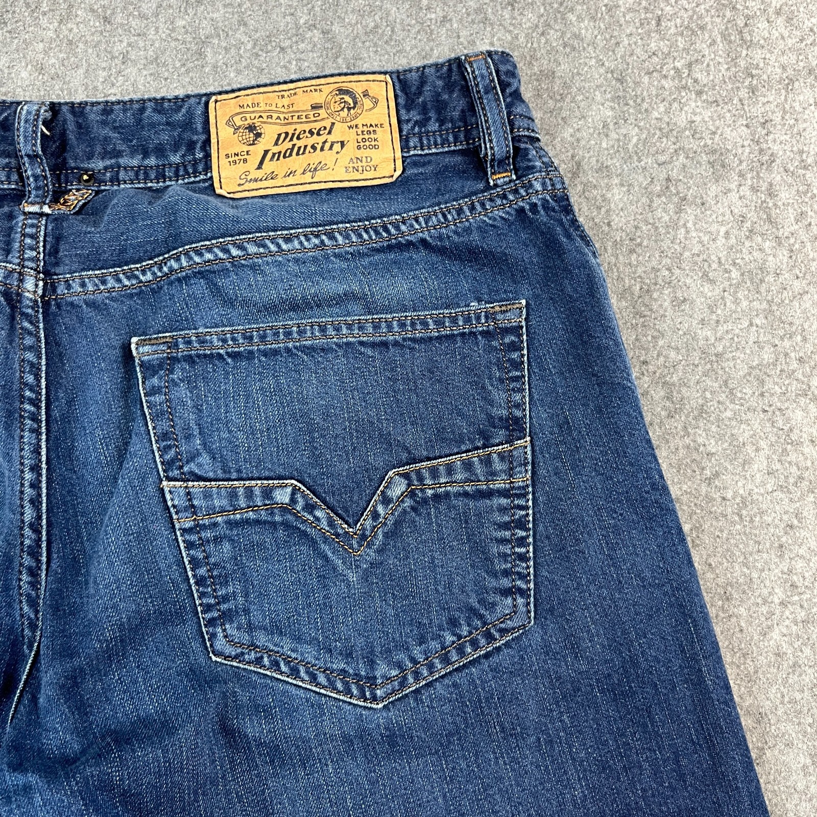 Diesel Larkee Mens Jeans Regular Straight 34 32 Dark Wash Blue 0818N