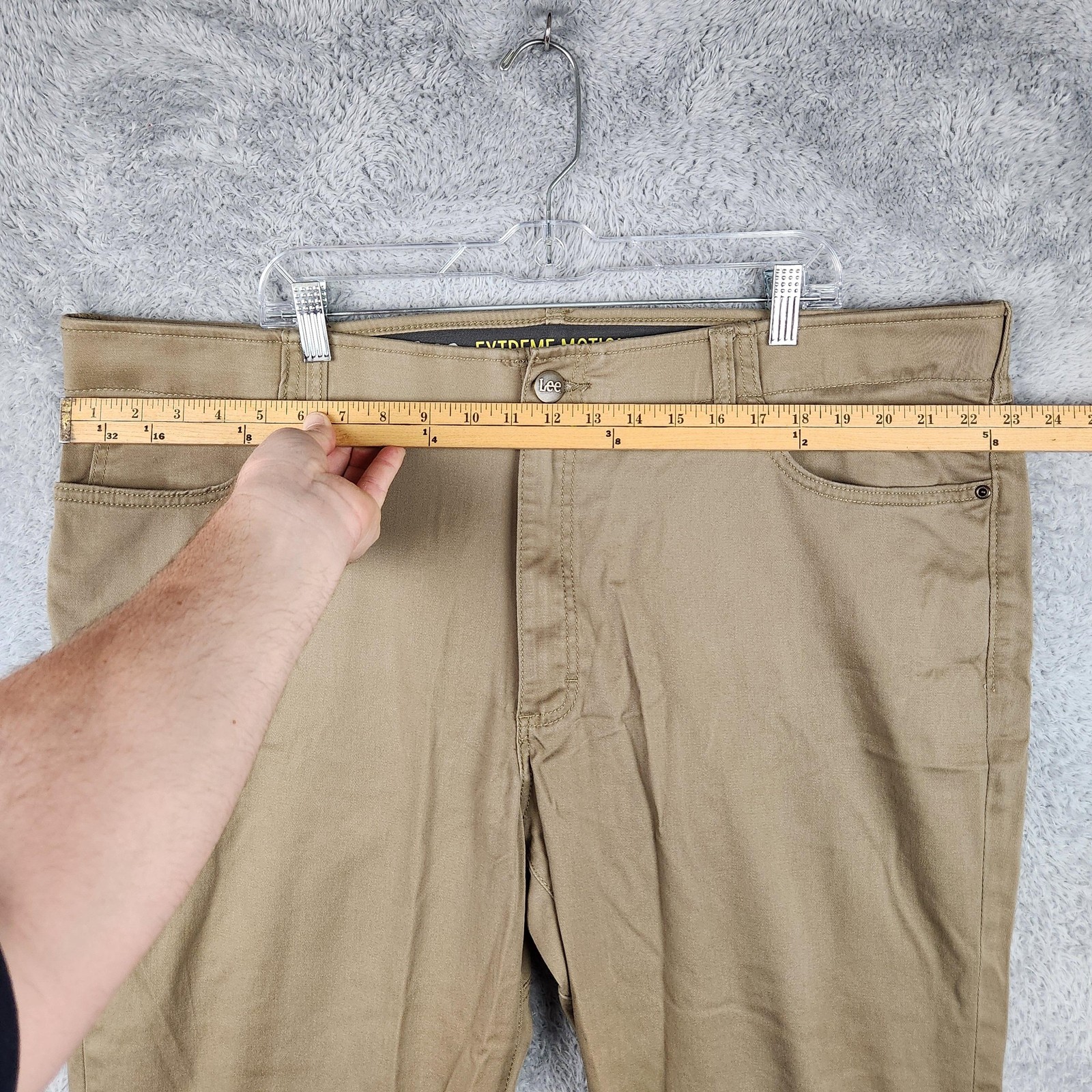 Lee Pants Mens 46×29 Beige Extreme Motion MVP Relaxed Fit Straight Leg Chino