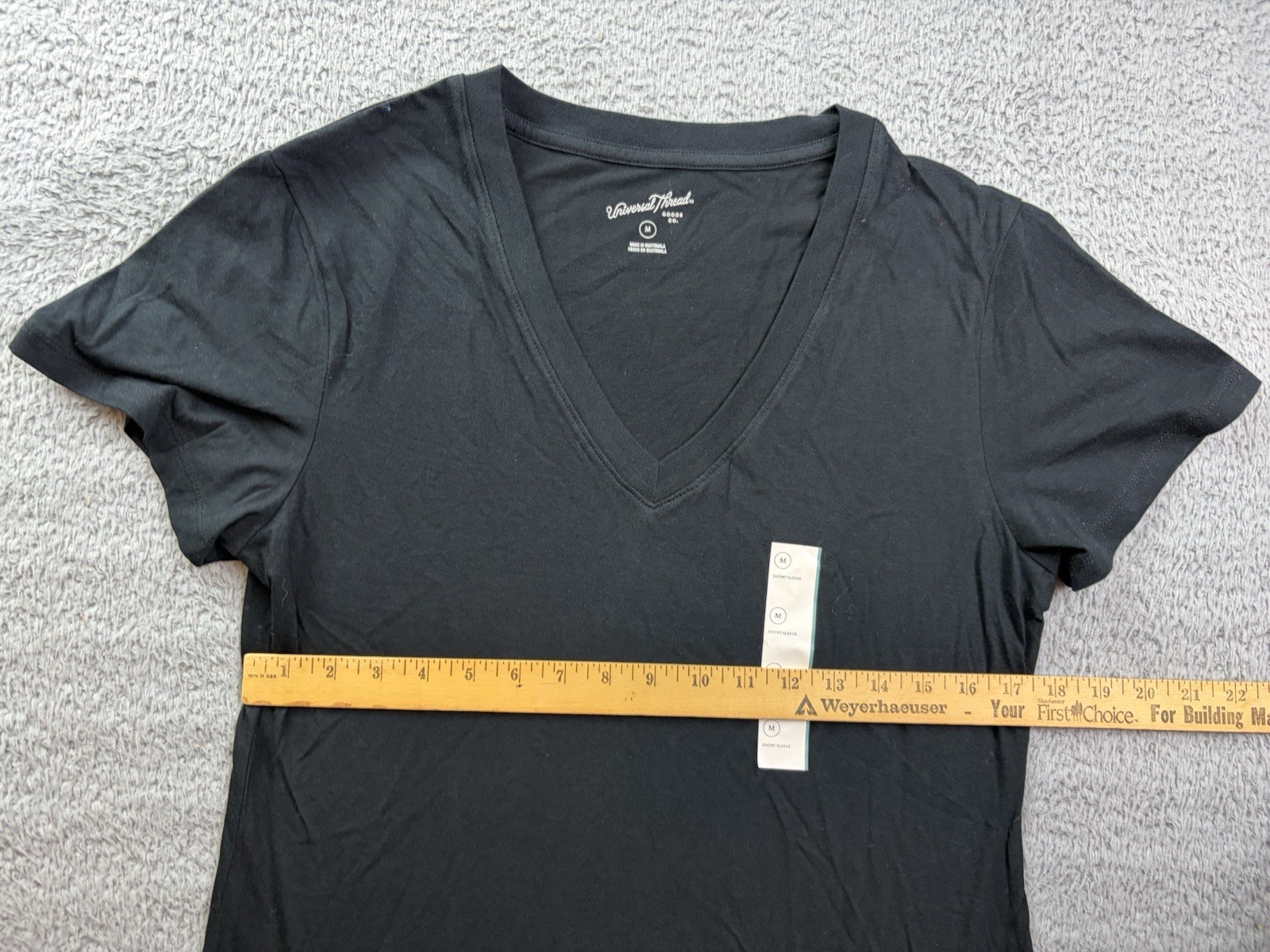 Universal Thread Womens Medium Black Short Sleeve V-Neck Relaxed T-Shirt