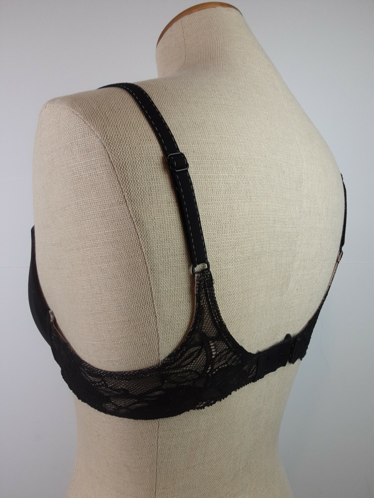 Maidenform 09441 Comfort Devotion Black Nylon Underwire Bra Size 32 B (2)