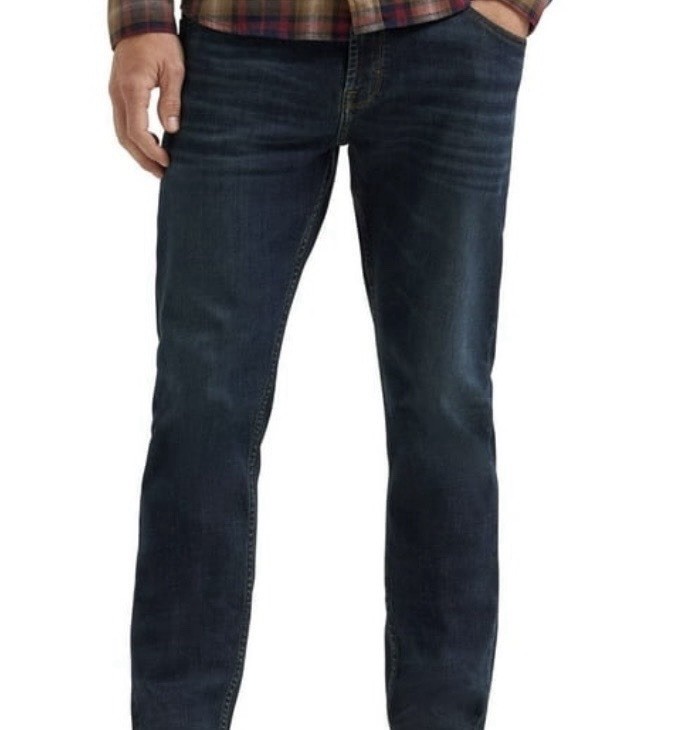Wrangler Men’s Flex Taper Fit Denim Jeans with Performance Waistband 42×30