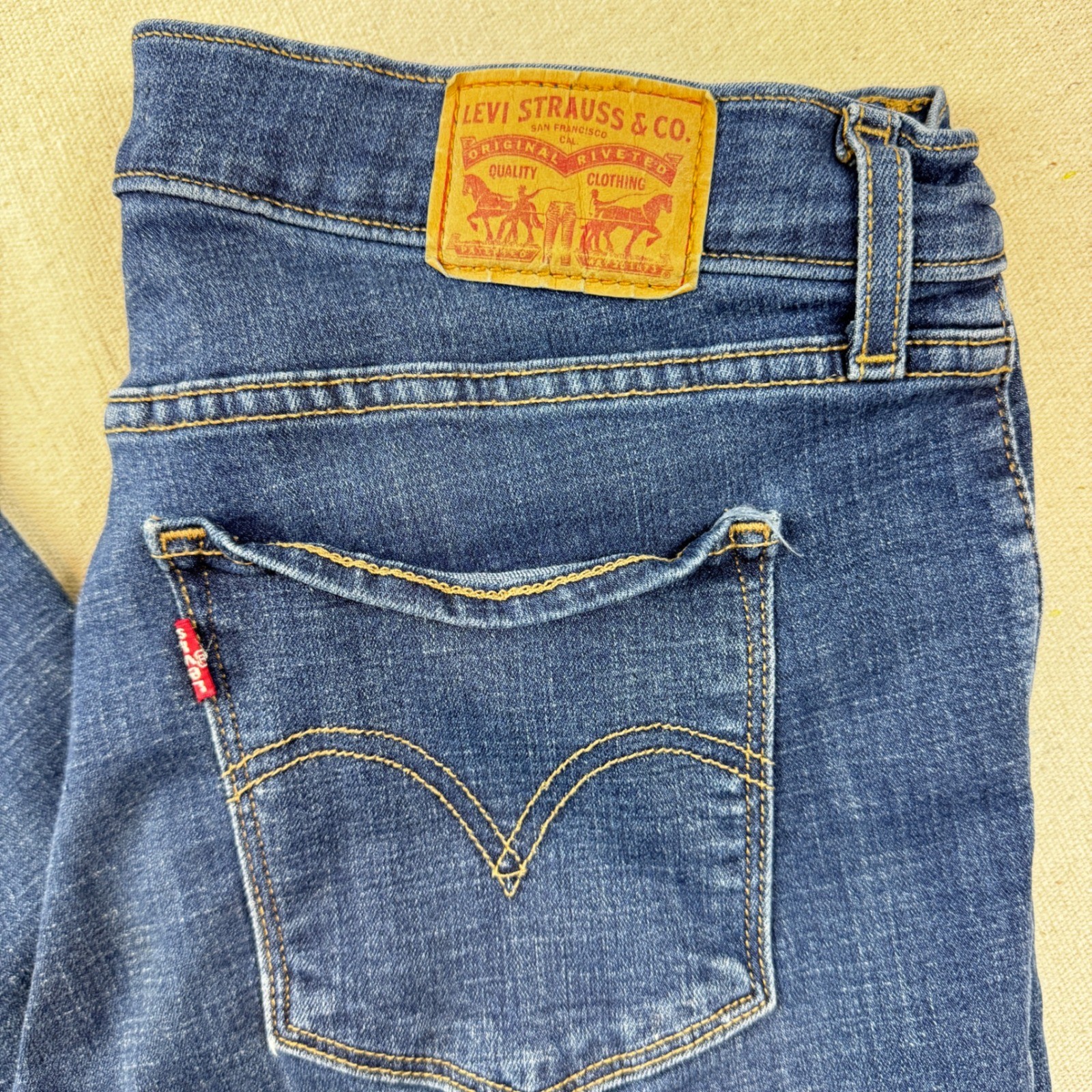 Levis Womens Classic Straight Leg Jeans Dark Wash Blue Denim Size 12