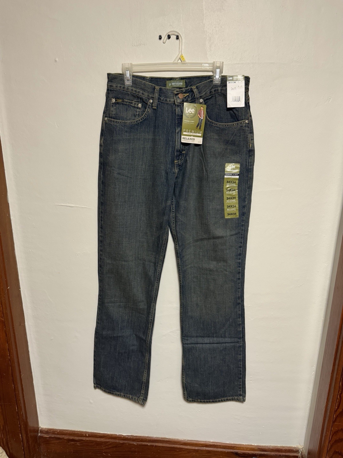 Lee Premium Select Men’s Relaxed Fit Straight Leg Jean – Newman