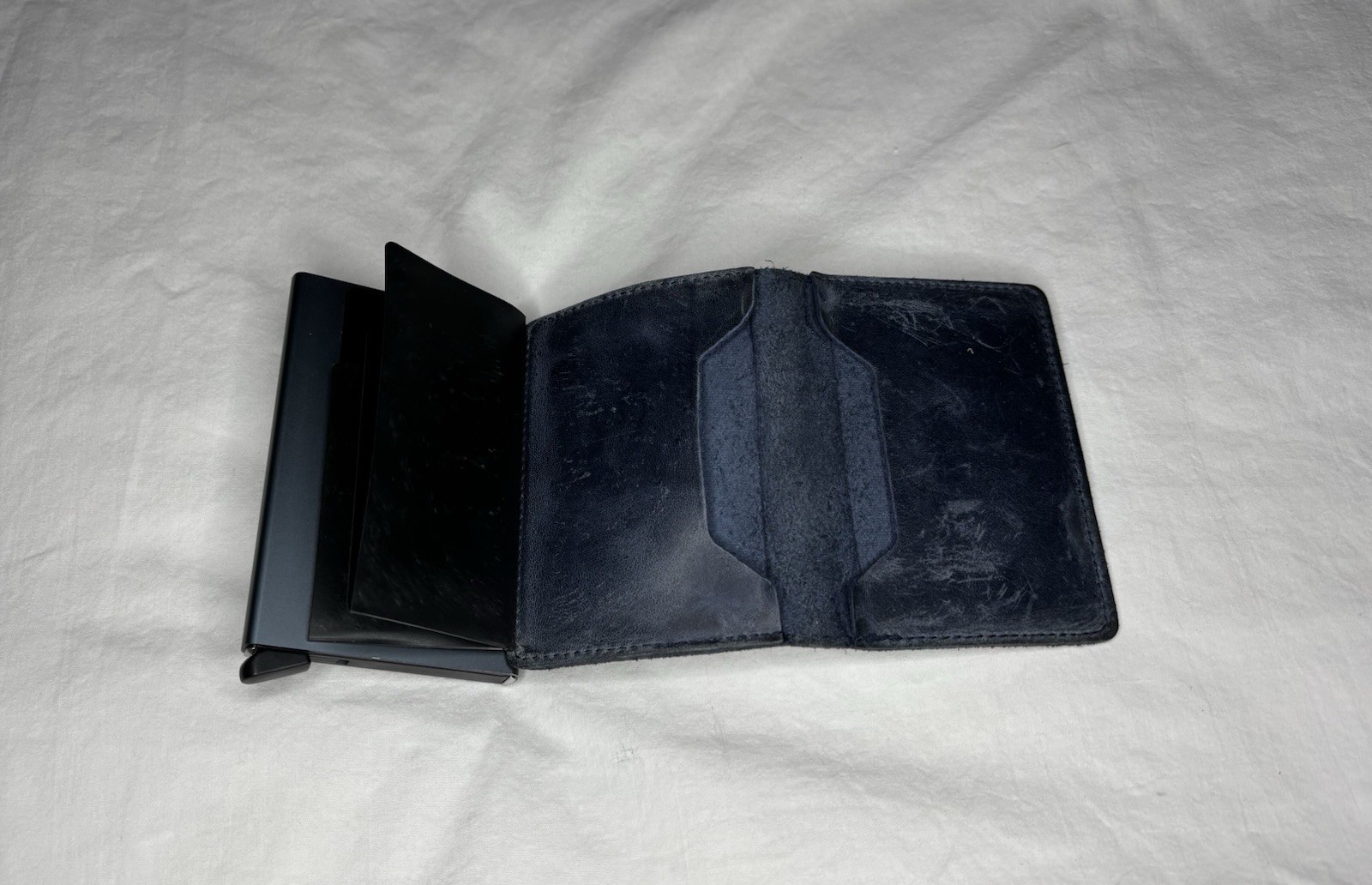 Secrid Slim Wallet Aluminum Core RFID Cardprotector Black Leather Case 4-6 Cards