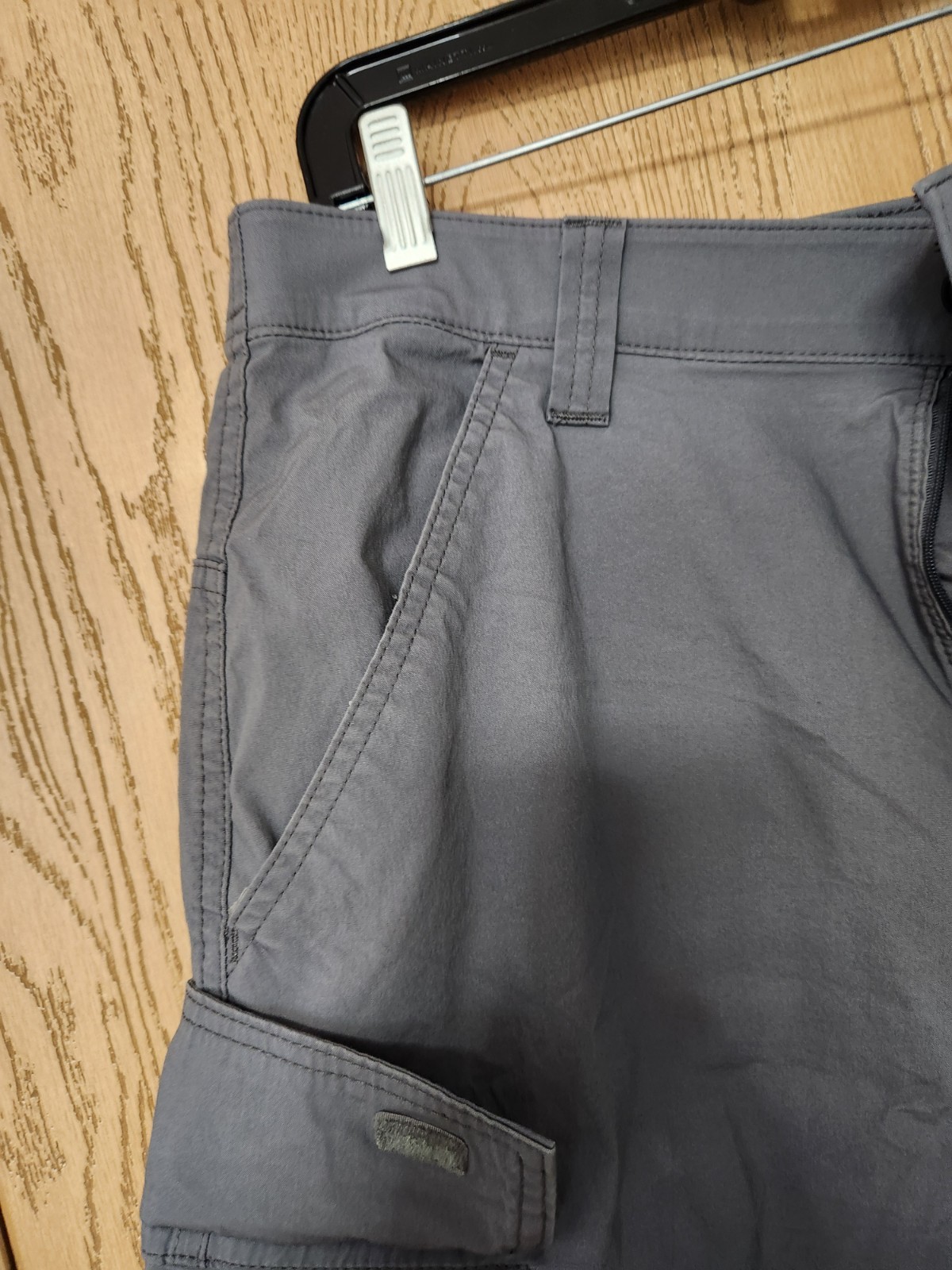 Wrangler ATG Men’s Gray Cargo Shorts Canvas Cotton/Nylon/Elastane Zip