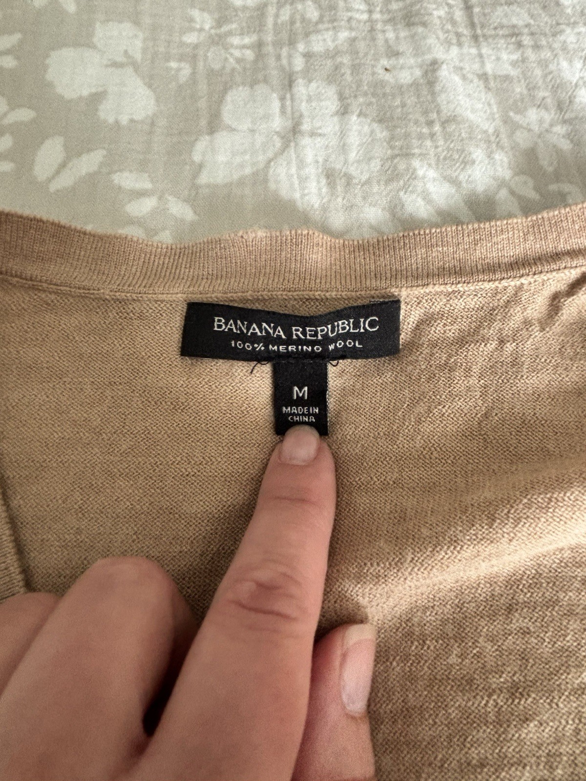 banana republic 100 merino wool sweater women Size M Preppy Academia Minimalist