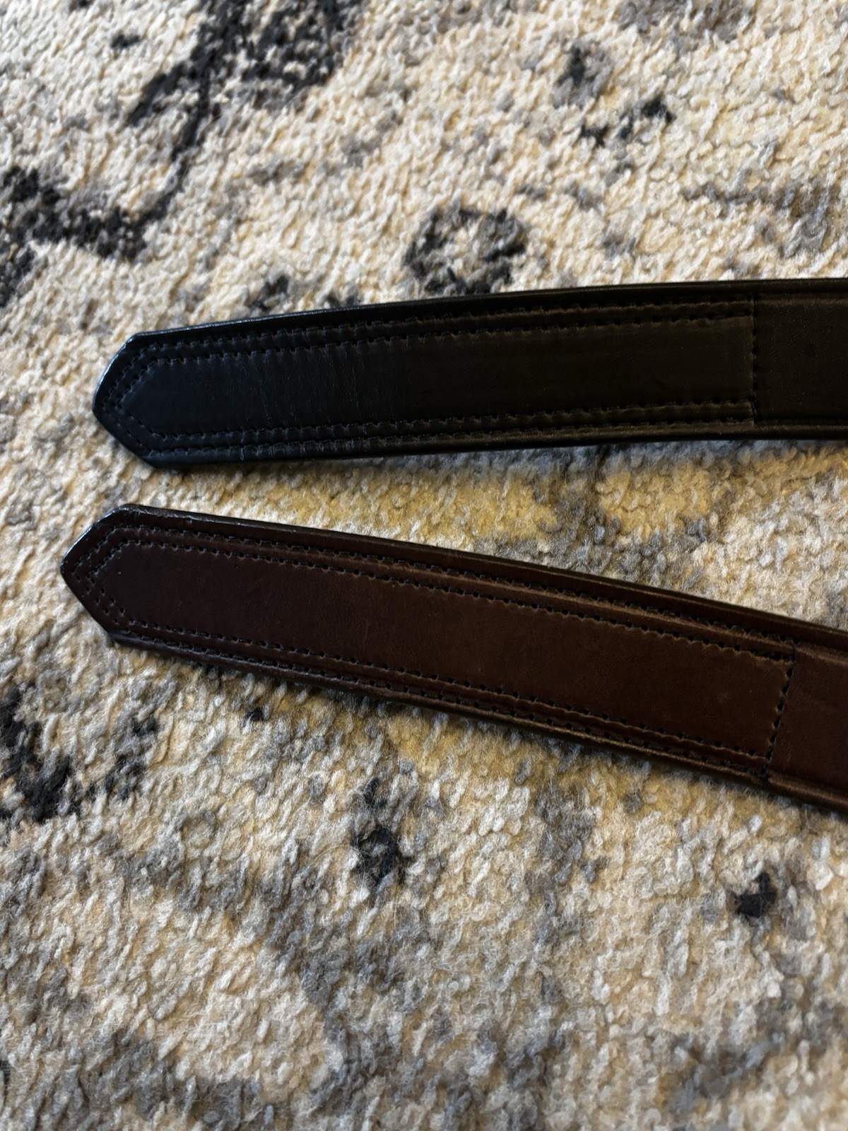 Lot Of 2 Hanks Belts -The No Buckle belt- Brown/Black Size 44 Made in USA