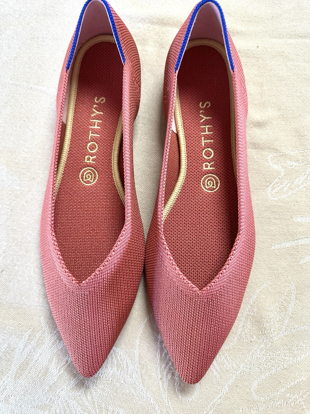 Rothy’s The Point Flats Women’s 9.5 Coral Pink Knit Pointed Toe Washable EUC