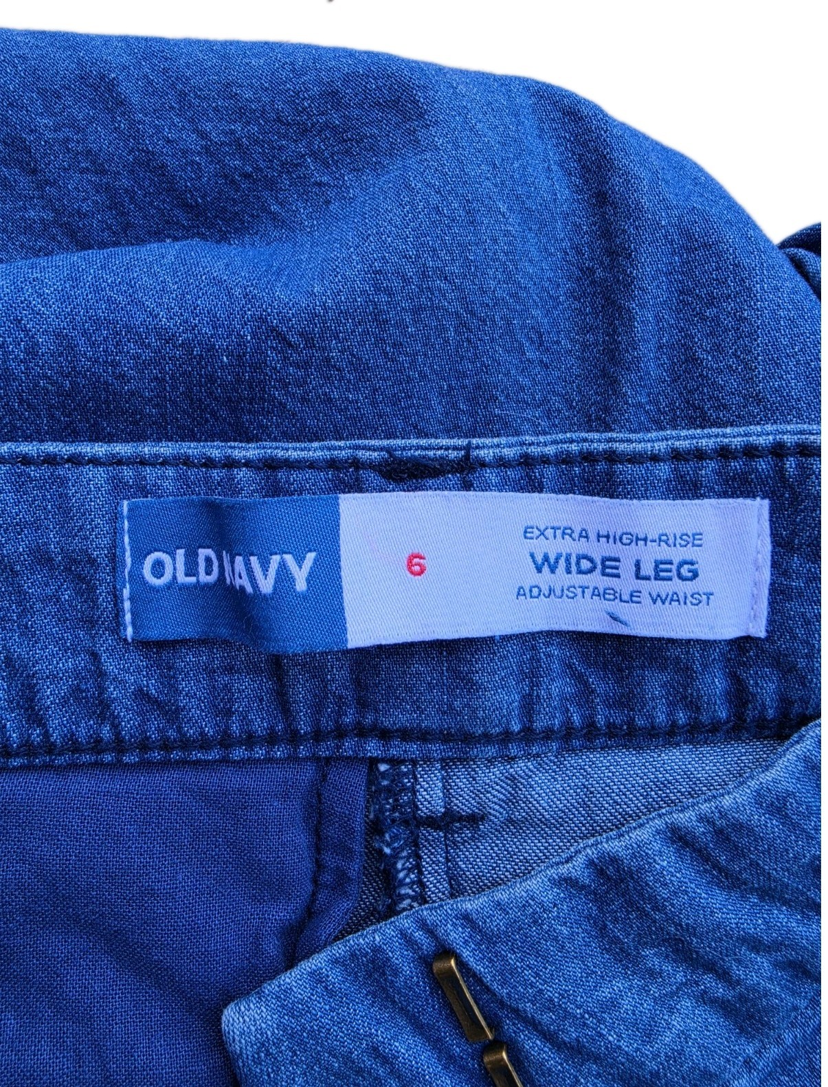 Old Navy Extra High-Rise Wide-Leg Adjustable Waist Jeans, Size 6, Pockets