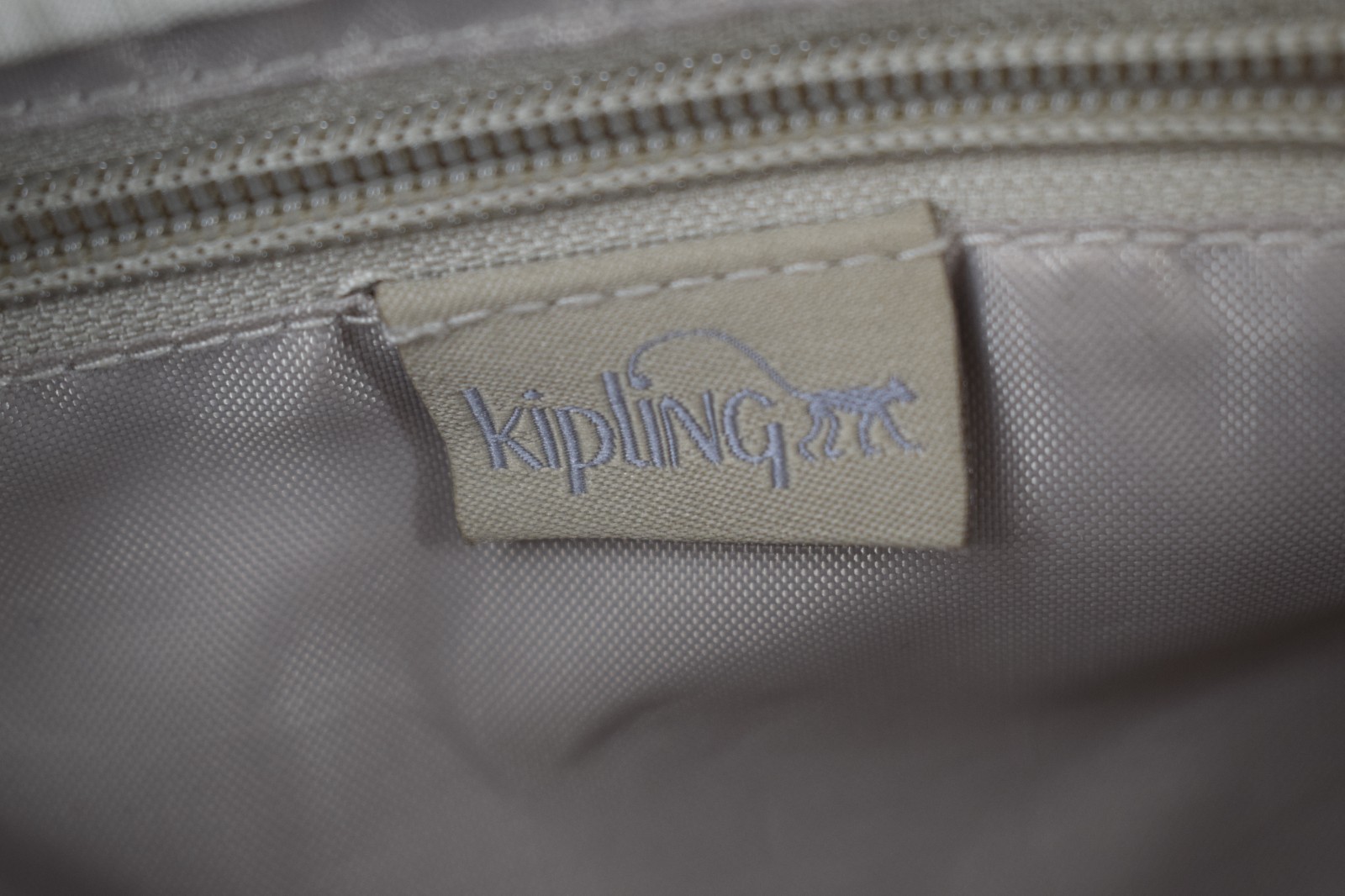Kipling Fanny Pack Waist Belt Bag Beige 2 Zipper Pockets Adjustable Strap Logo