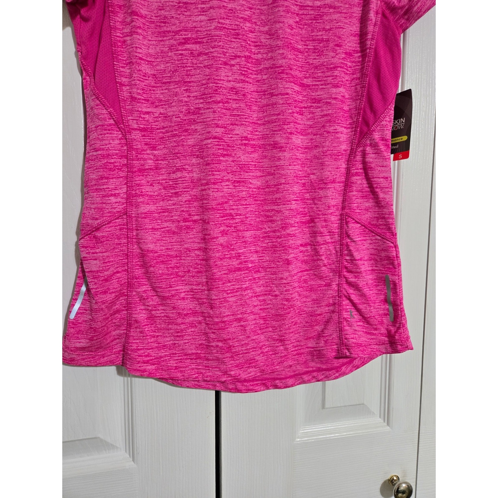 Danskin now small women’s pink semi fitted athletic tshirt New with tags