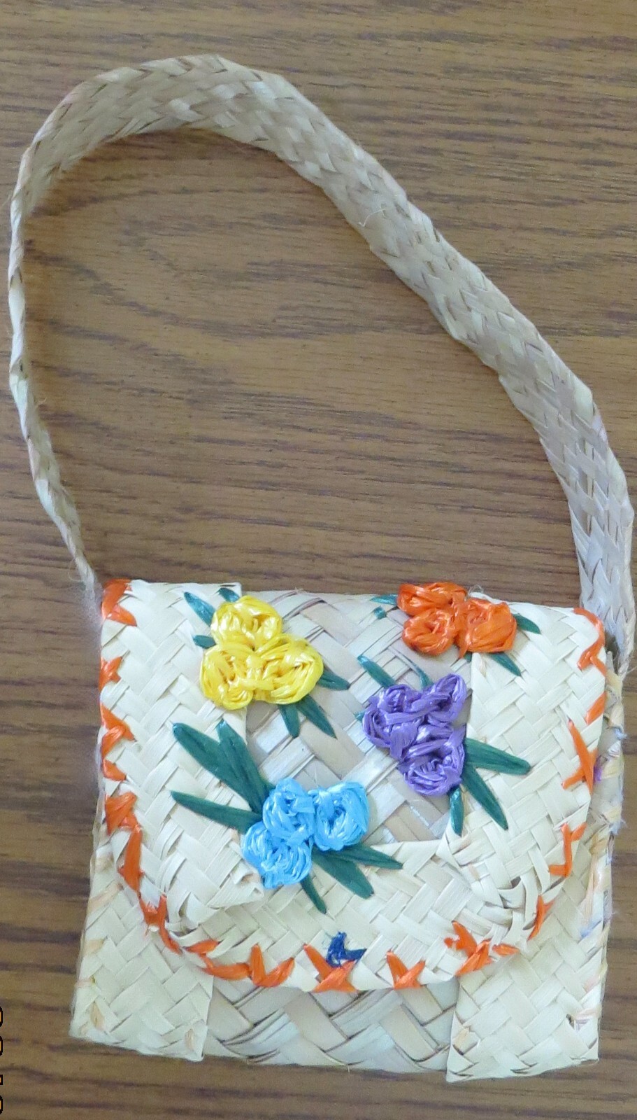 Handwoven Bahamas Straw Handbag Purse Rattan Floral Accents 5 – 1/4″ x 11 – 1/2″